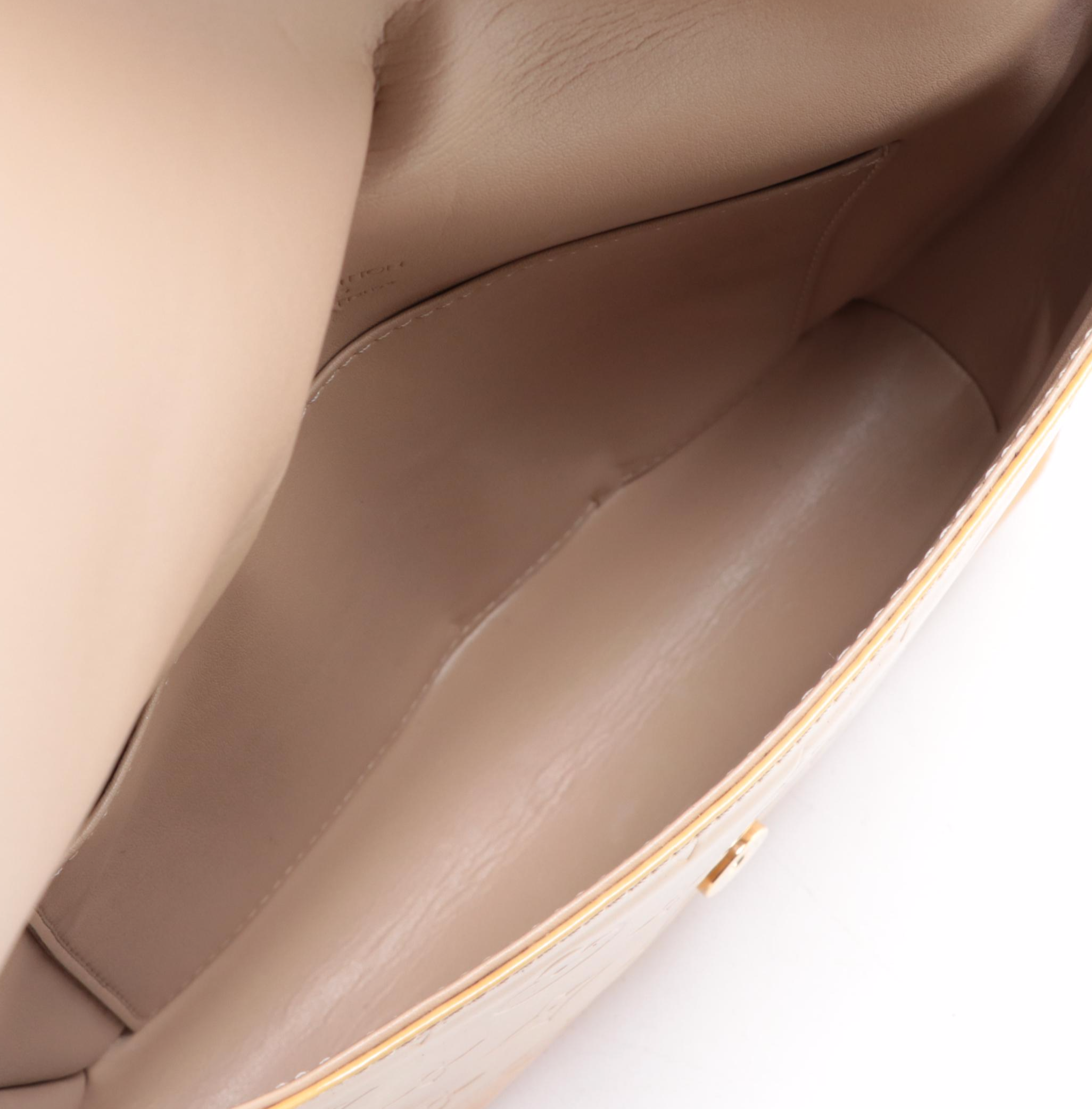 Louis Vuitton Thompson Street Front Flap Bag in Monogram Vernis