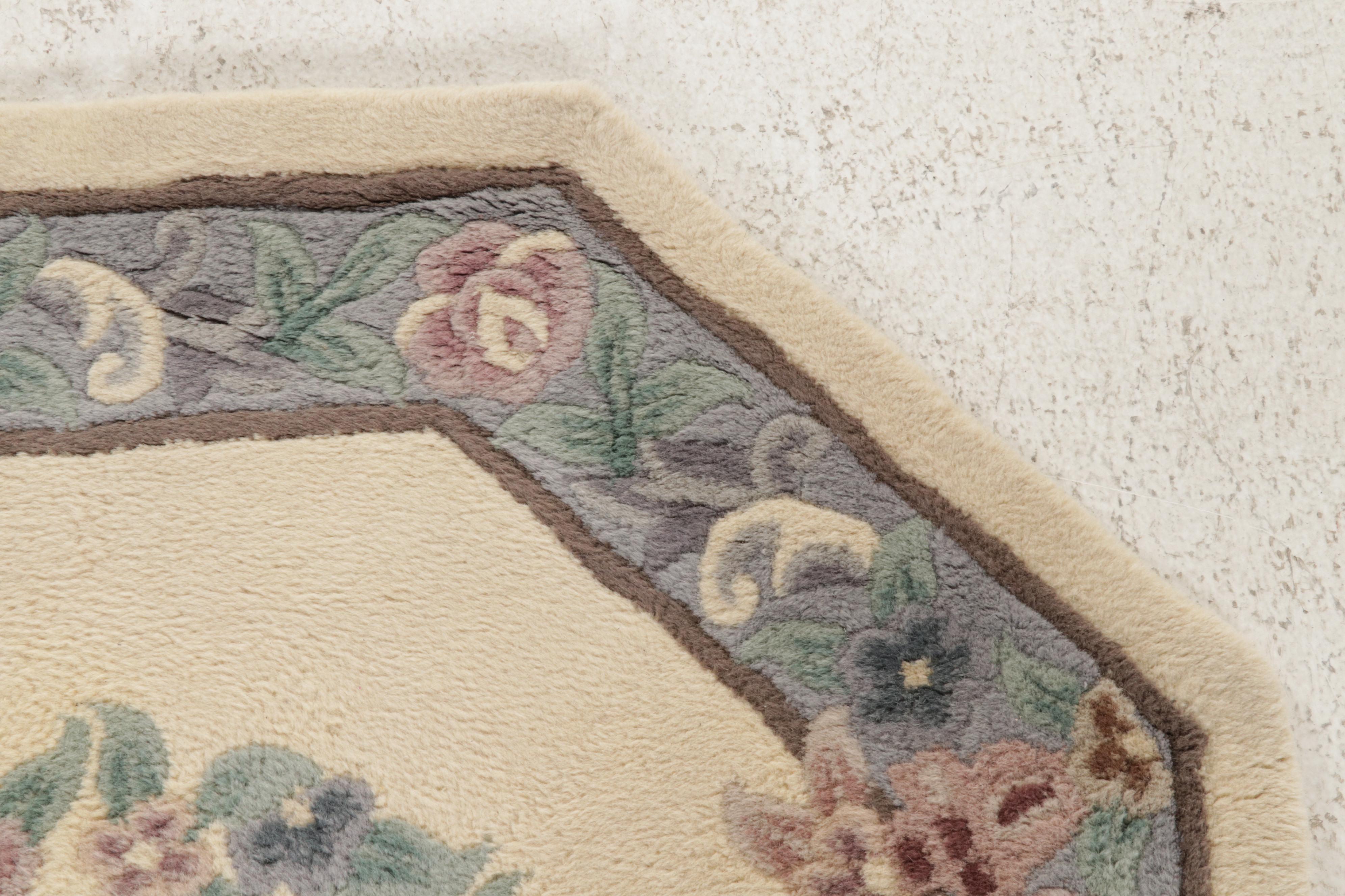 3'3 Octagonal Hand-Tufted Mandarin Classics Chinese Peking Accent Rug