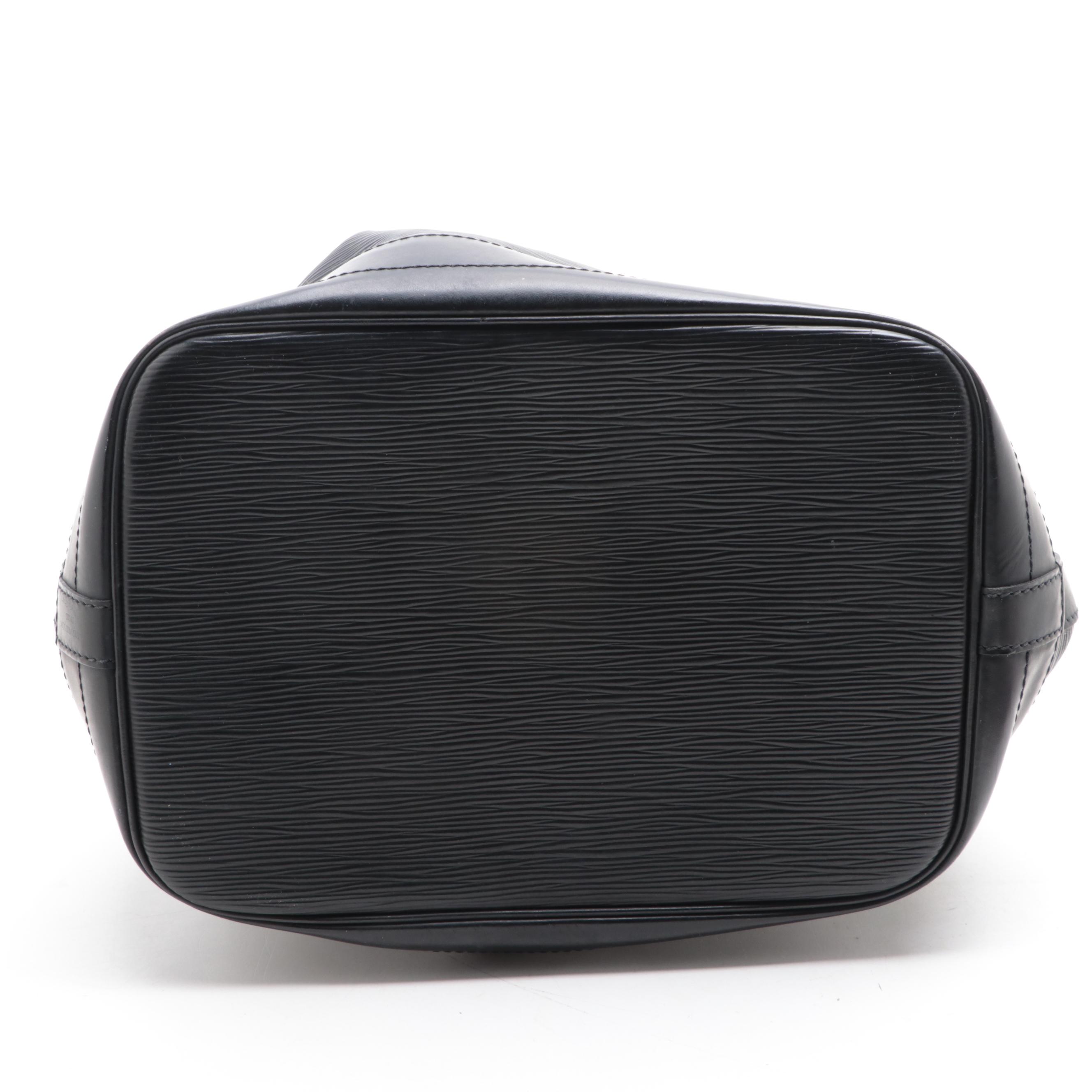 Louis Vuitton Noé Bucket Bag in Black Epi Leather