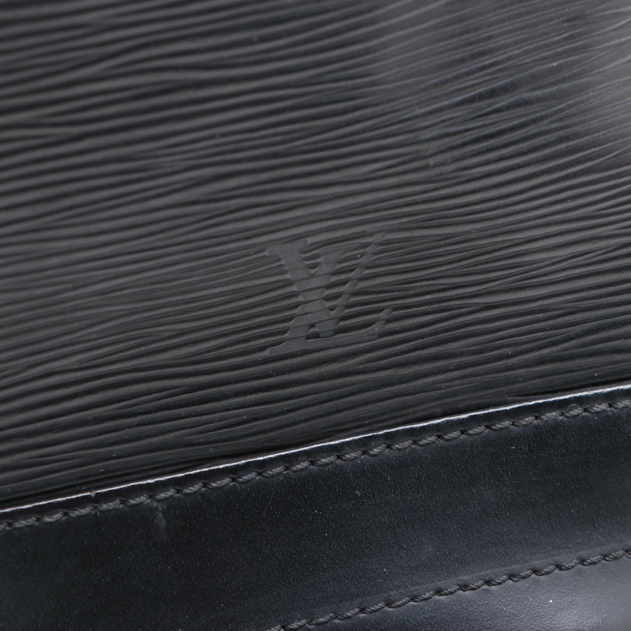 Louis Vuitton Noé Bucket Bag in Black Epi Leather