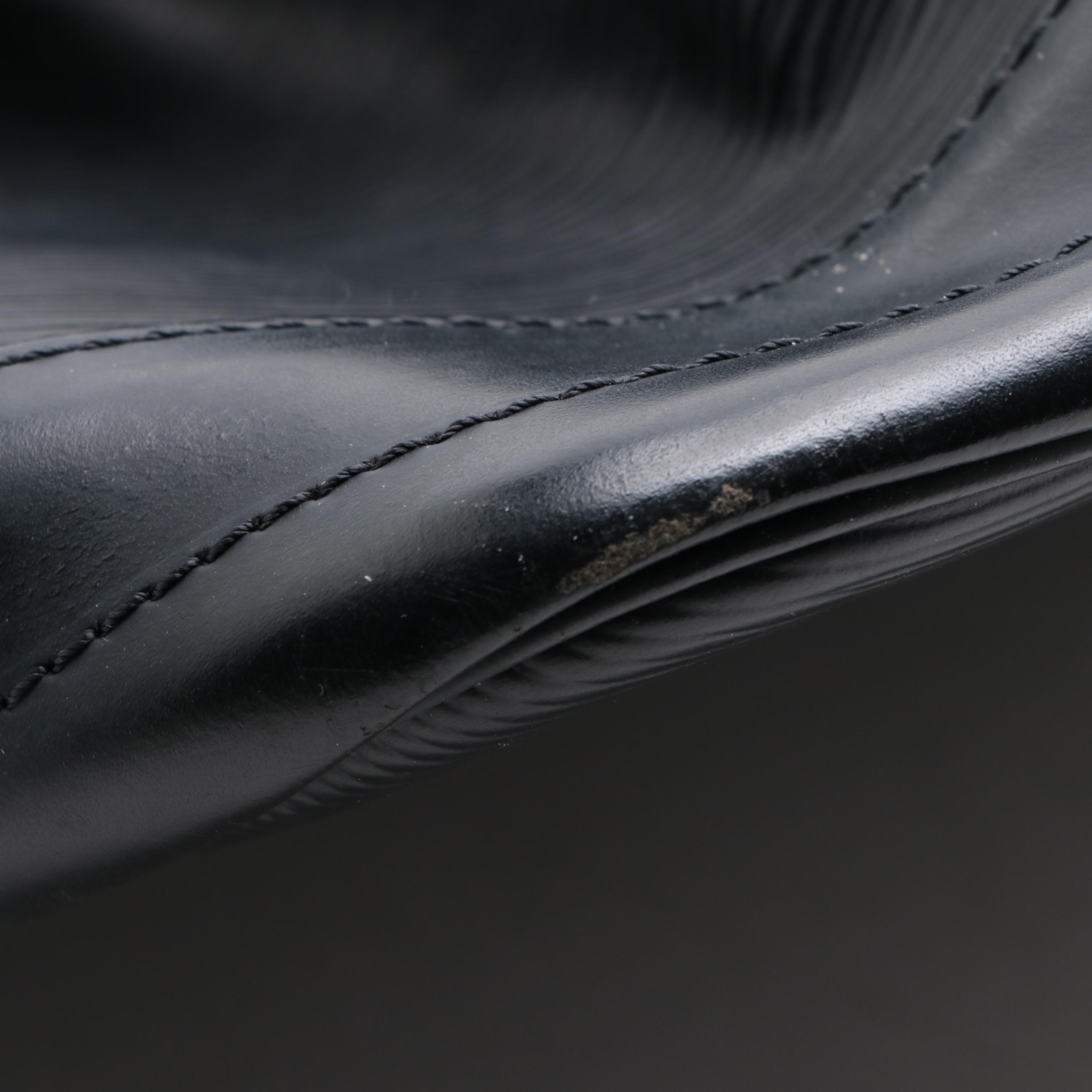 Louis Vuitton Noé Bucket Bag in Black Epi Leather