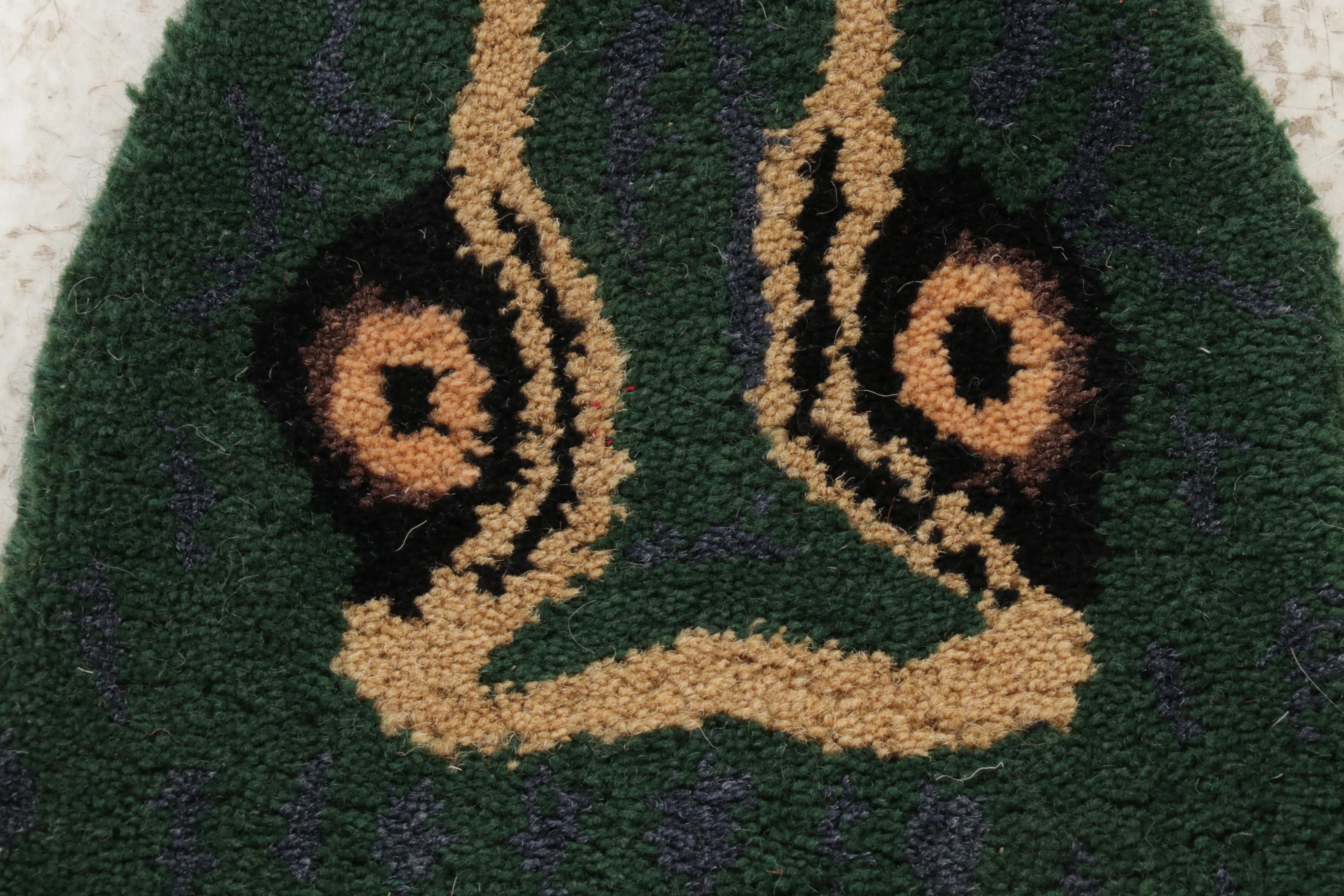 2'11 x 4' Hand-Tufted Crocodile Form Accent Rug