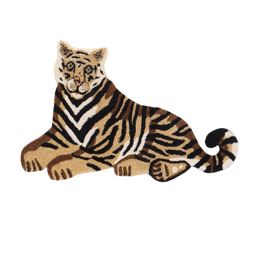 3' x 2' Hand-Tufted Tiger Form Accent Rug