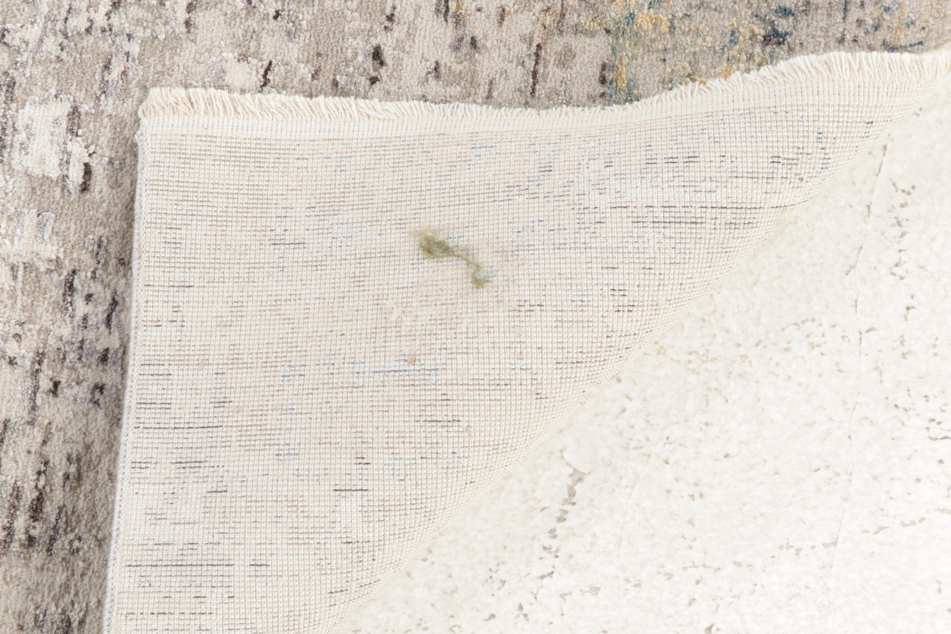 4'11 x 7'9 Machine Made Safavieh "Dream" Area Rug