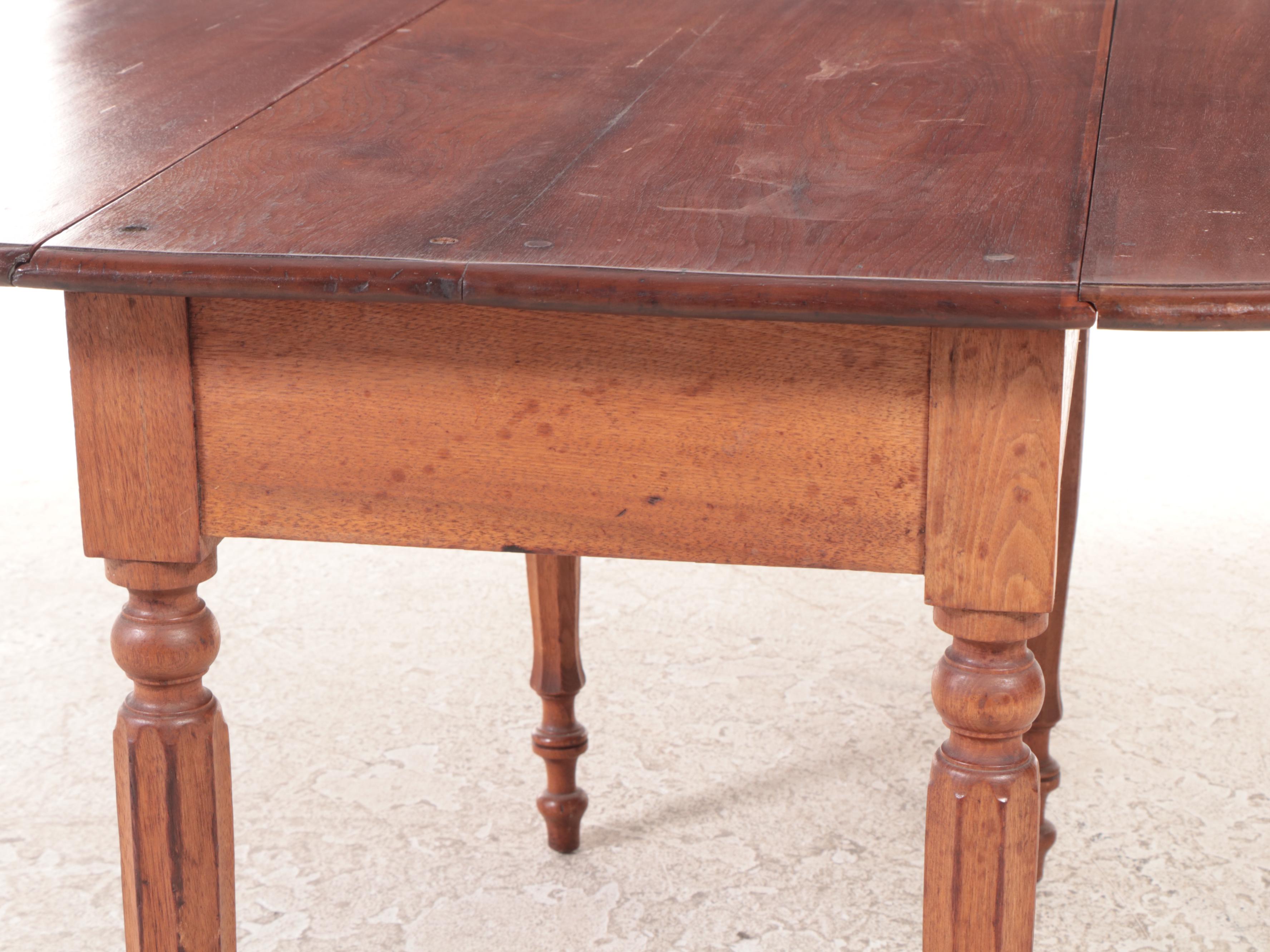 Late Victorian Walnut Drop Leaf Table, Early 20th Century