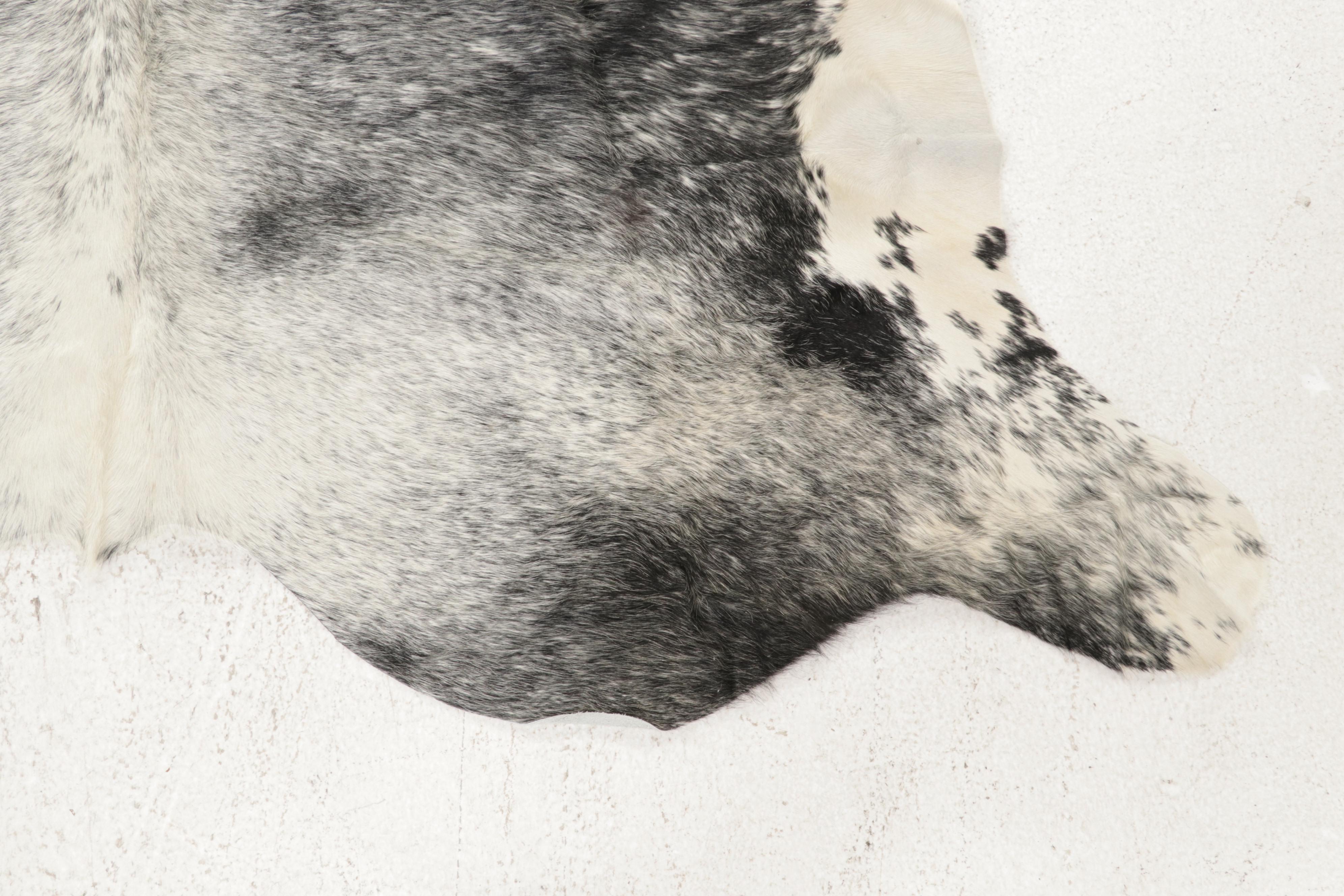 5'10 x 5'6 Natural Cowhide Area Rug