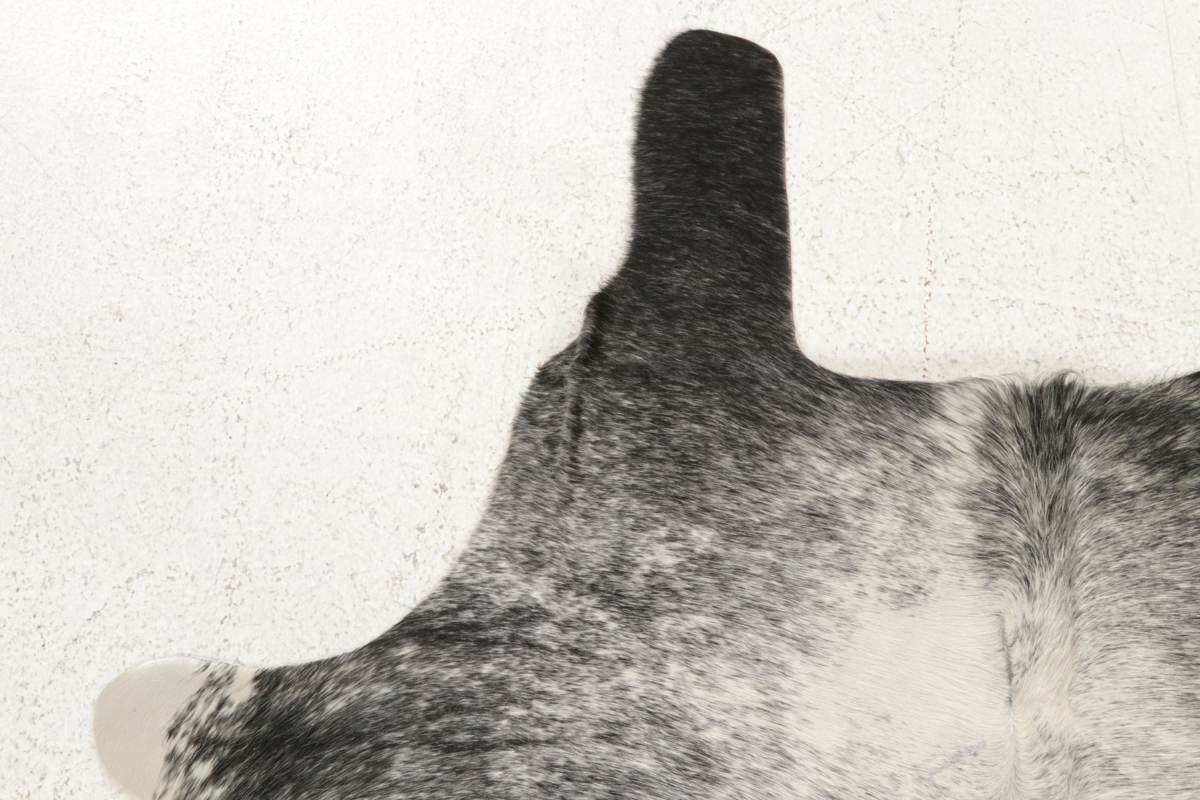 5'10 x 5'6 Natural Cowhide Area Rug