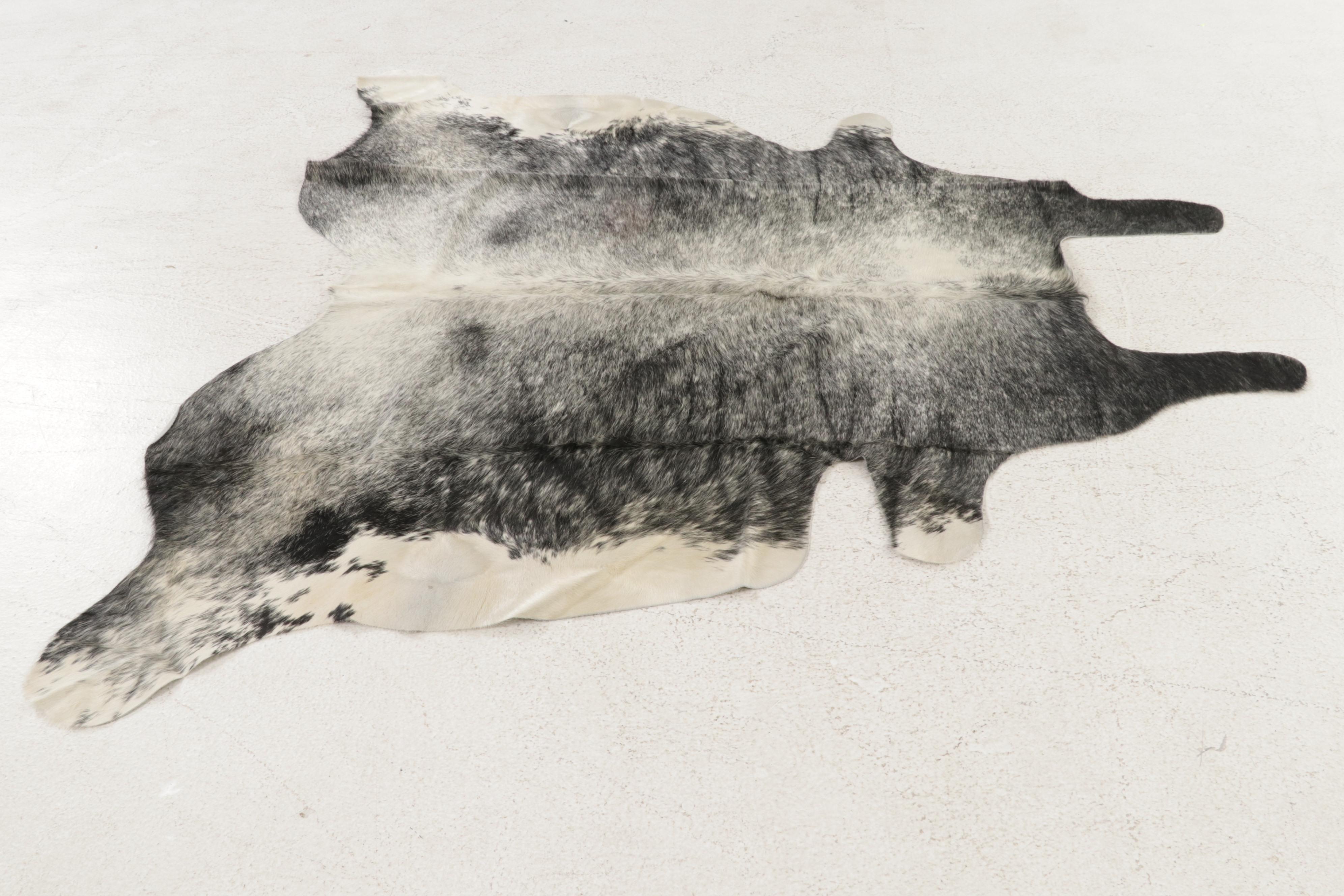 5'10 x 5'6 Natural Cowhide Area Rug