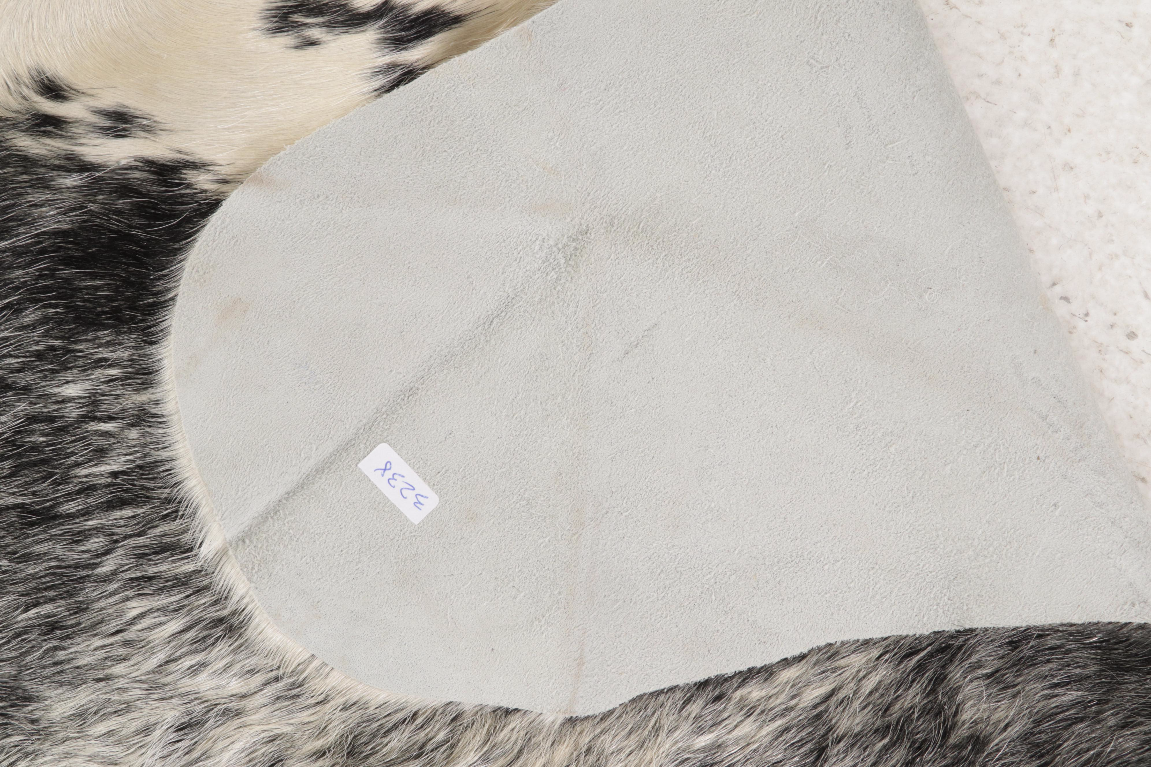 5'10 x 5'6 Natural Cowhide Area Rug