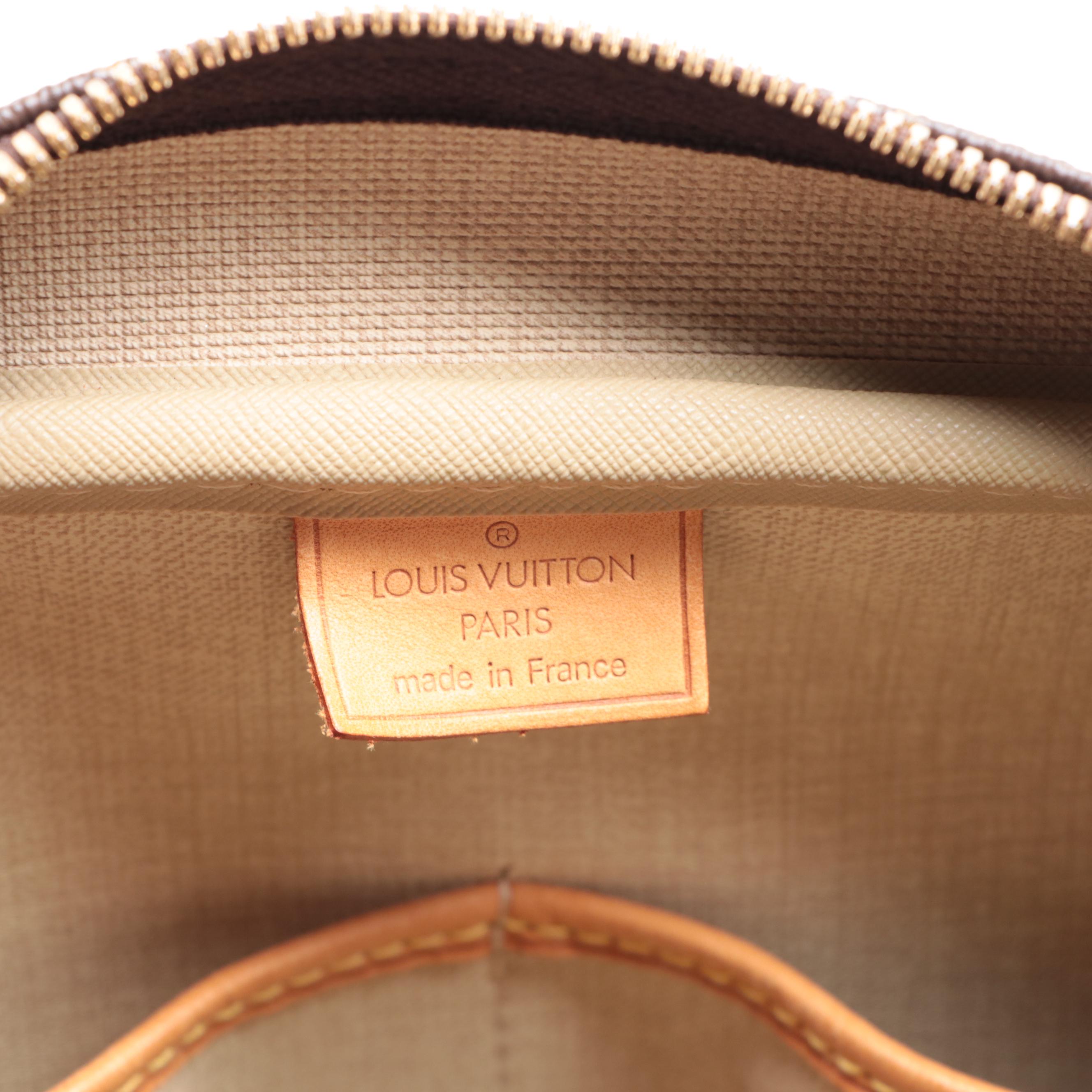 Louis Vuitton Deauville Travel Bag in Monogram Canvas and Vachetta Leather