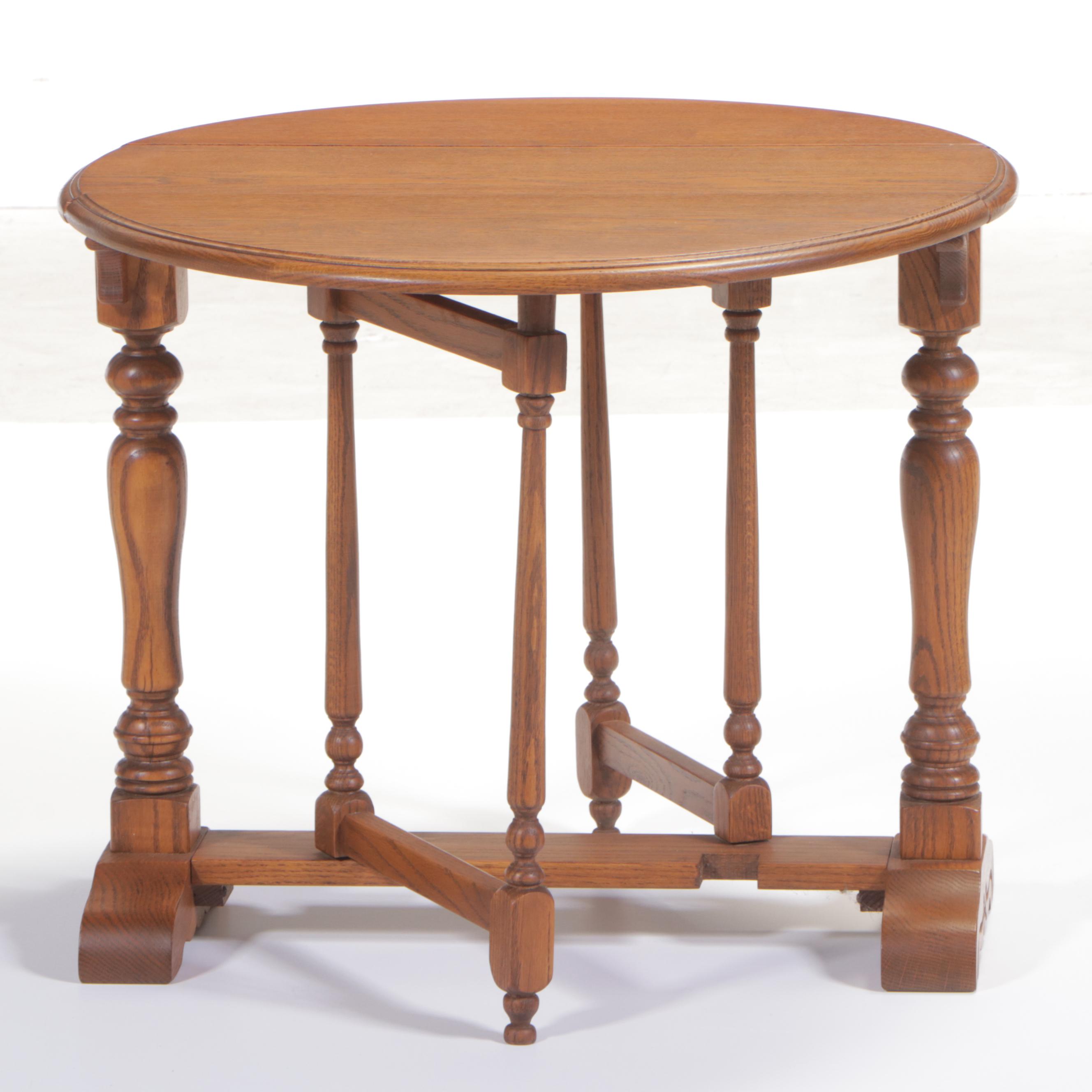 Small William and Mary Style Oak Gateleg Table, Late 20th Century