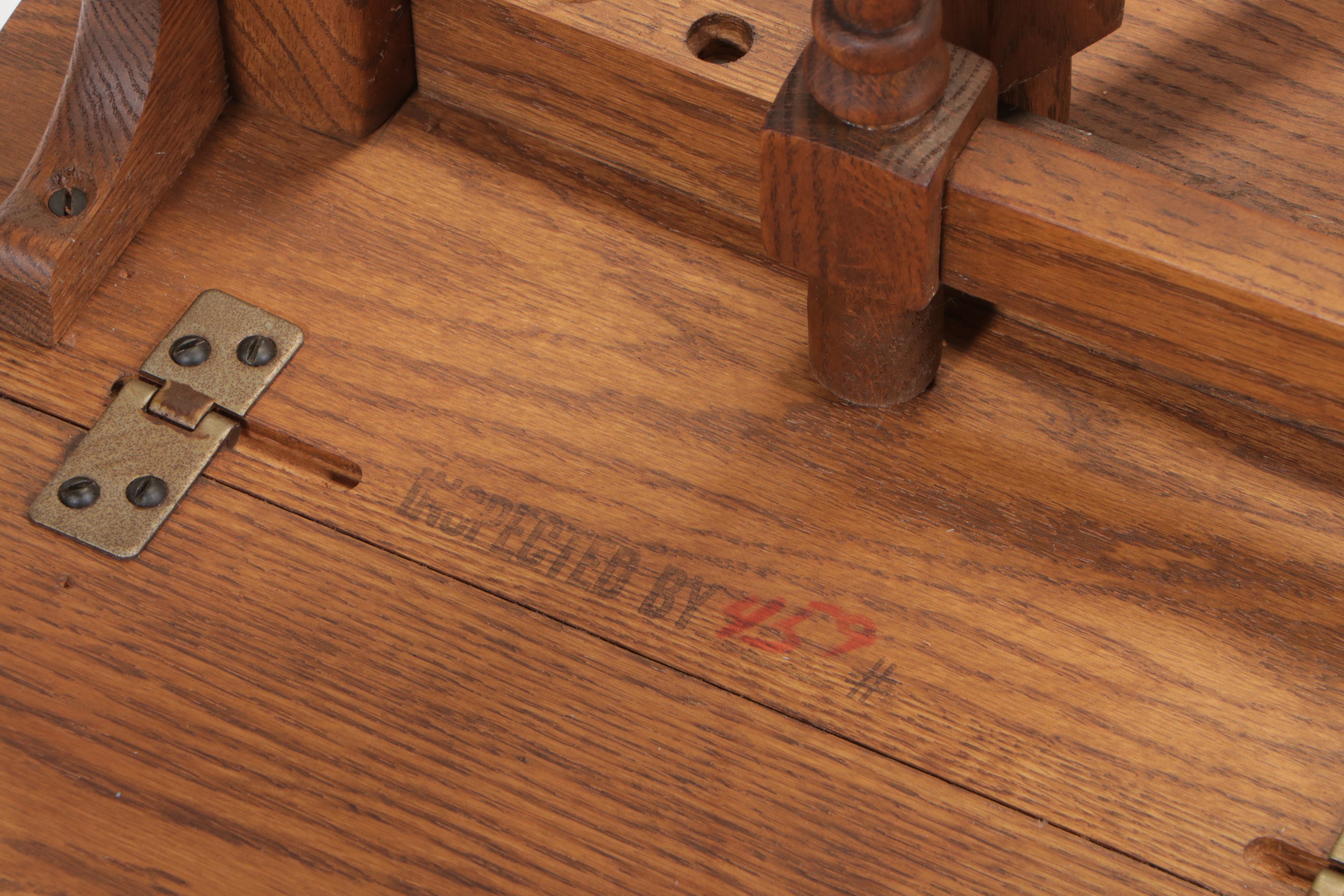 Small William and Mary Style Oak Gateleg Table, Late 20th Century