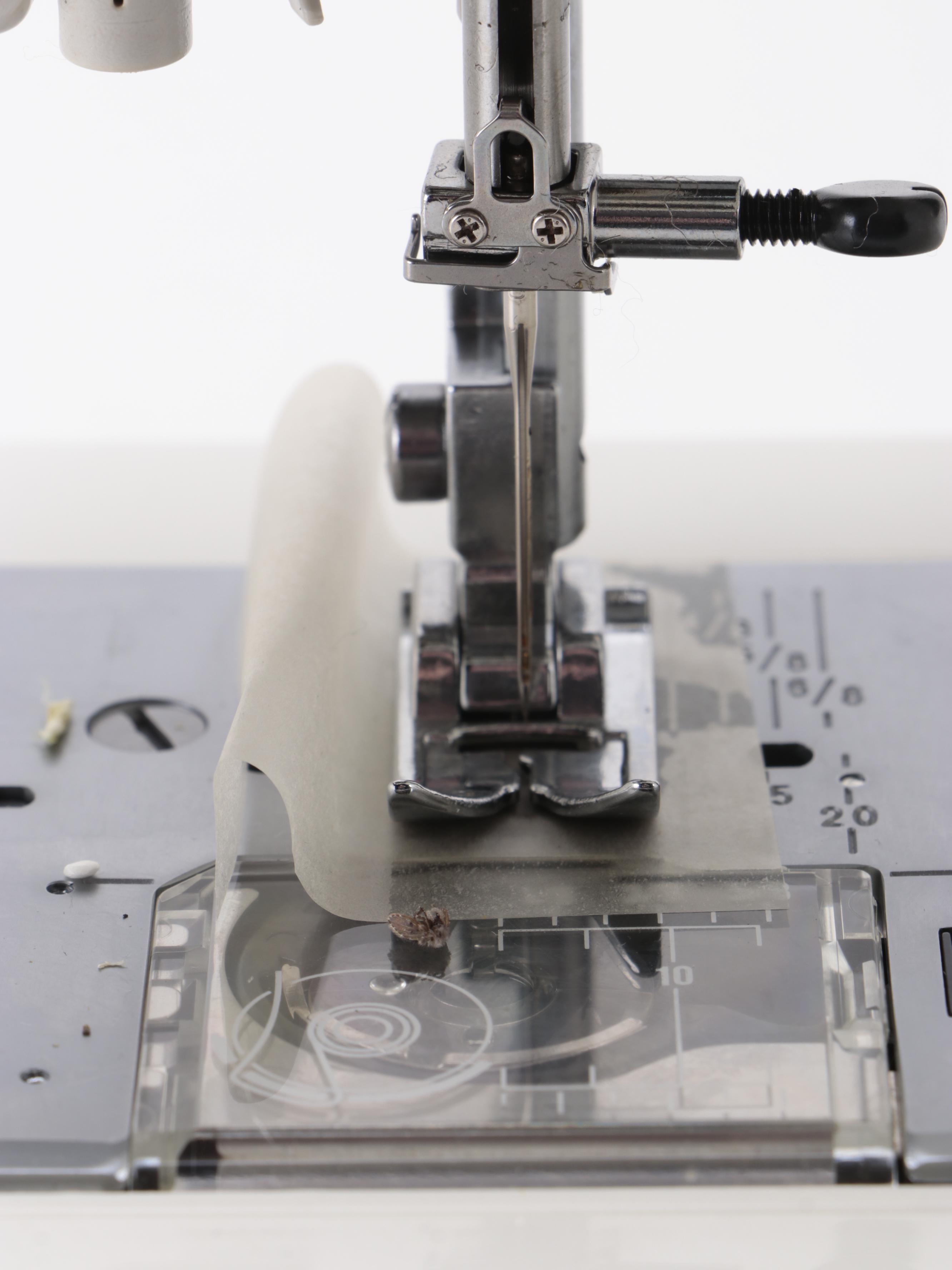 Janome Sewist 625E Electric Sewing Machine with Case and Accessories