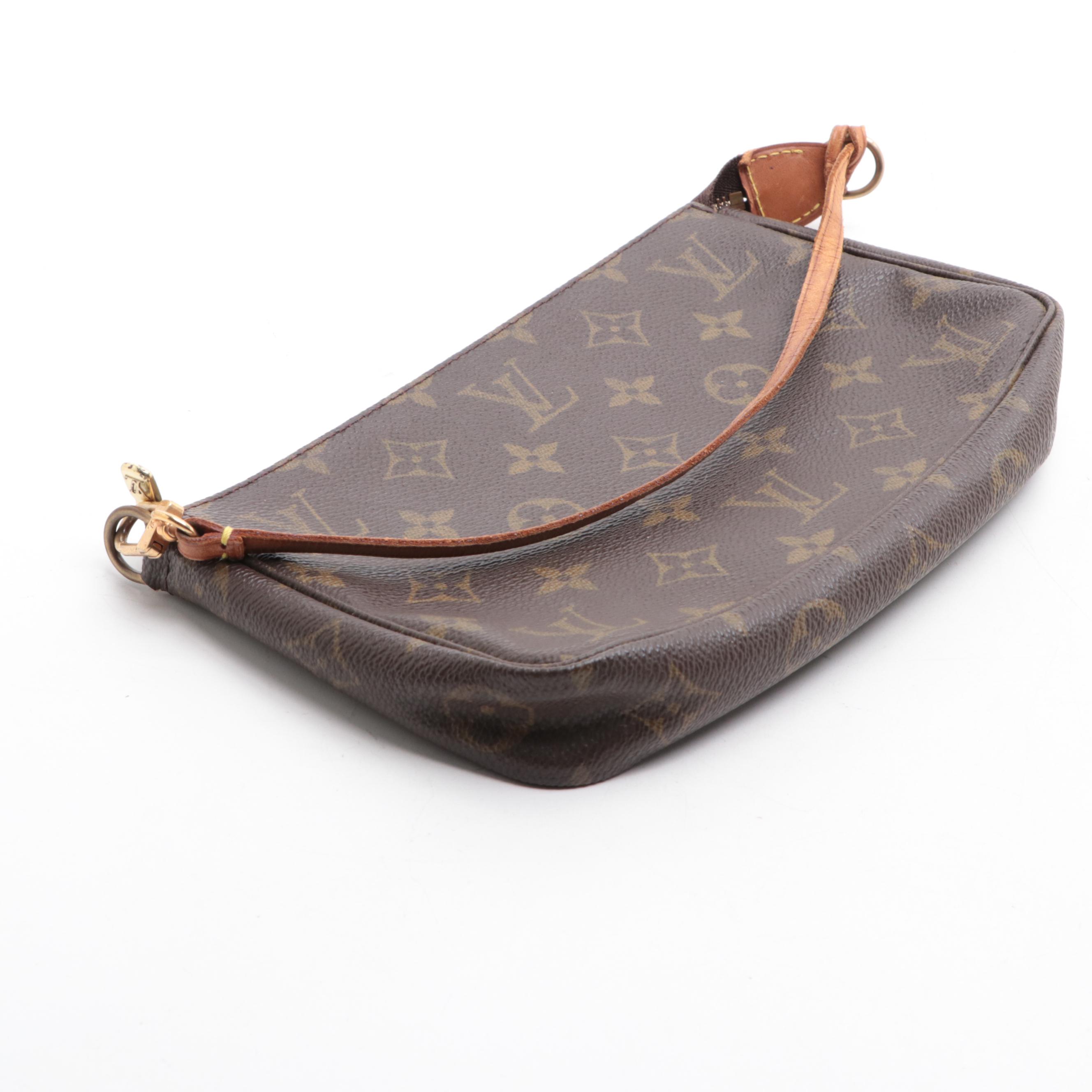Louis Vuitton Pochette Accessoires in Monogram Canvas