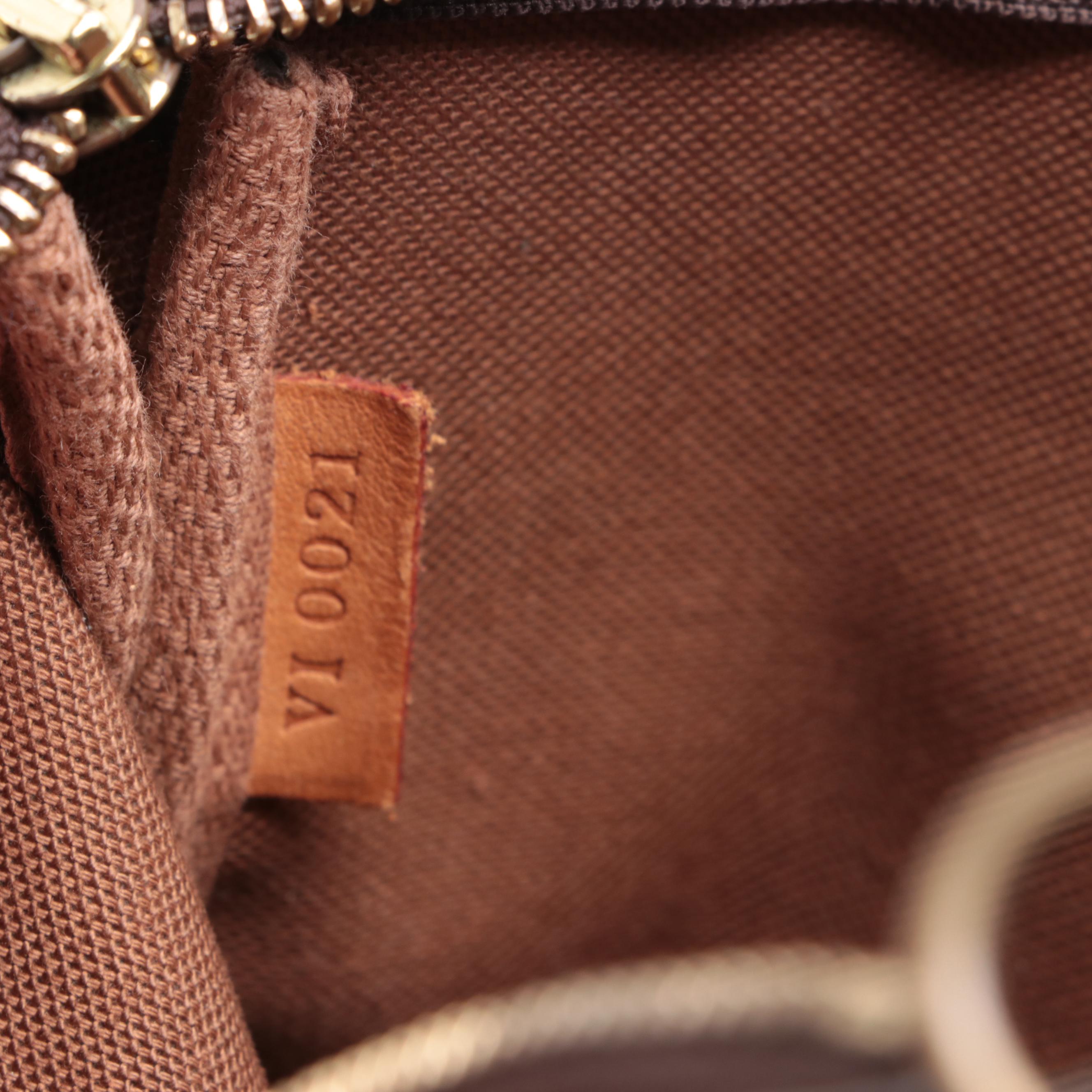 Louis Vuitton Pochette Accessoires in Monogram Canvas