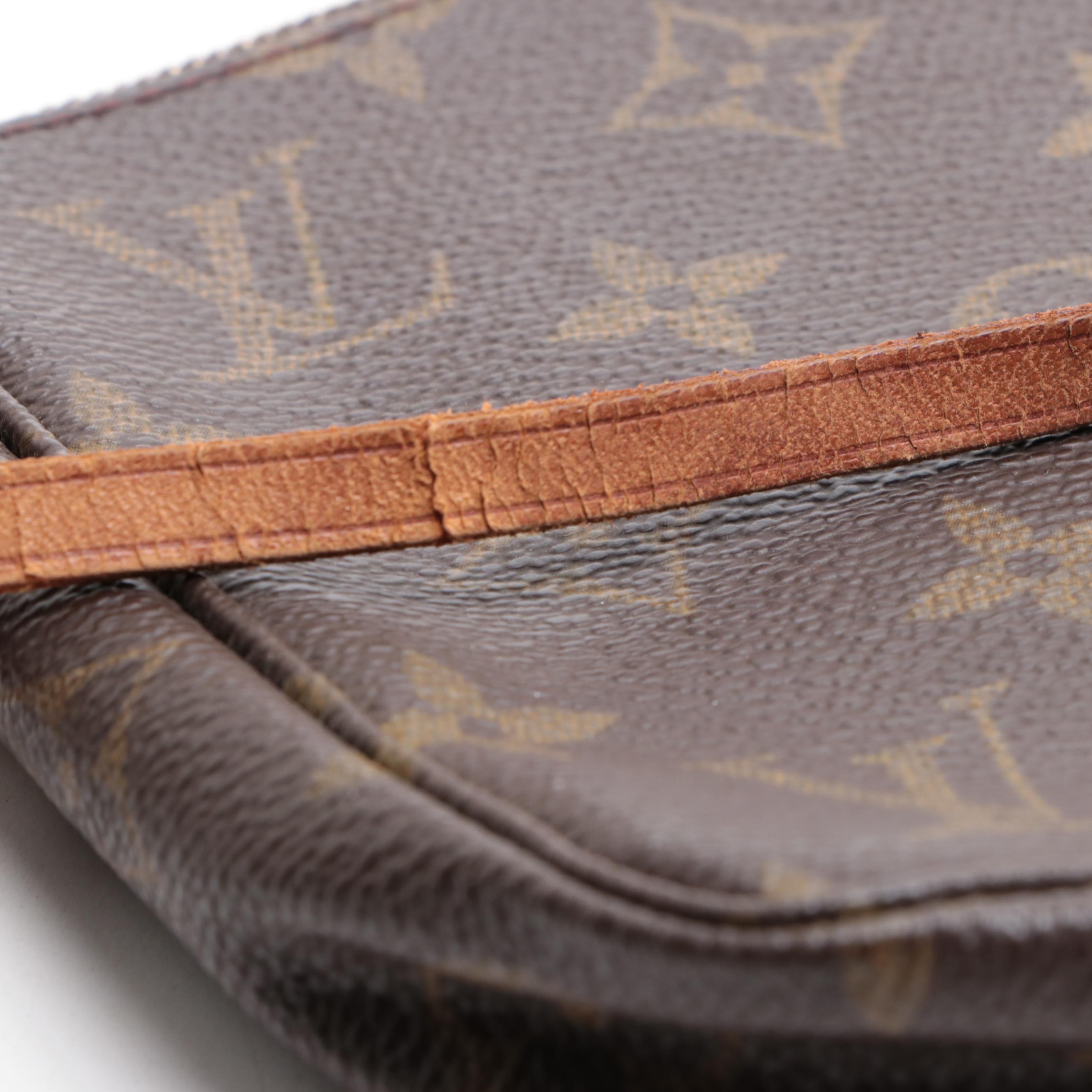 Louis Vuitton Pochette Accessoires in Monogram Canvas