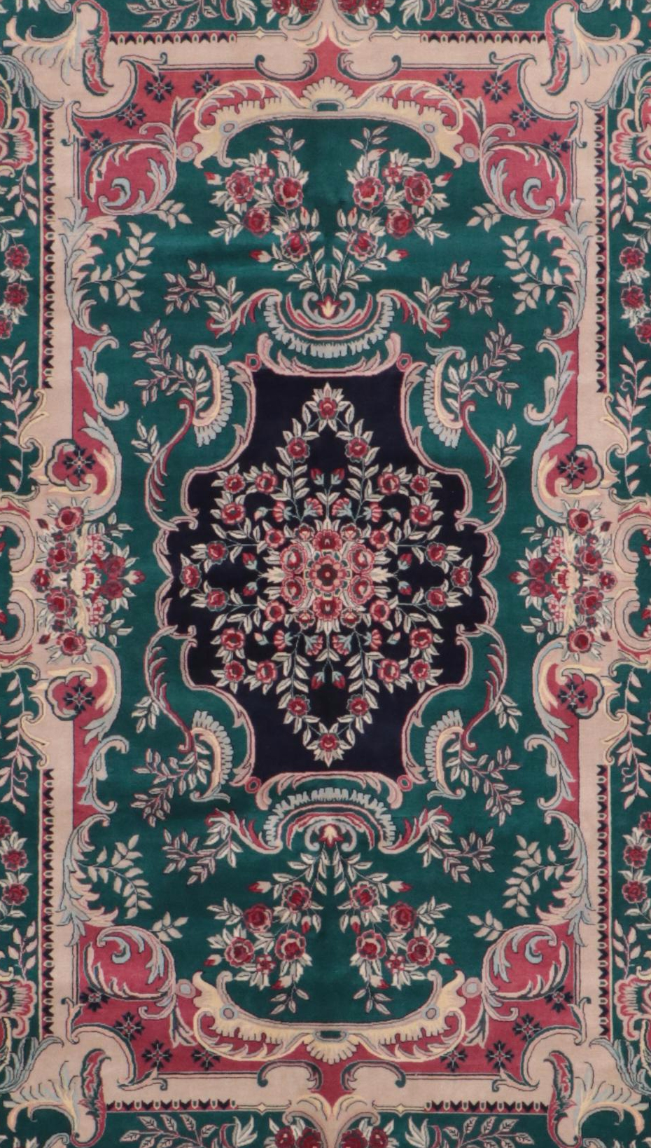 6'1 x 9'4 Hand-Knotted Pakistani-Persian Area Rug