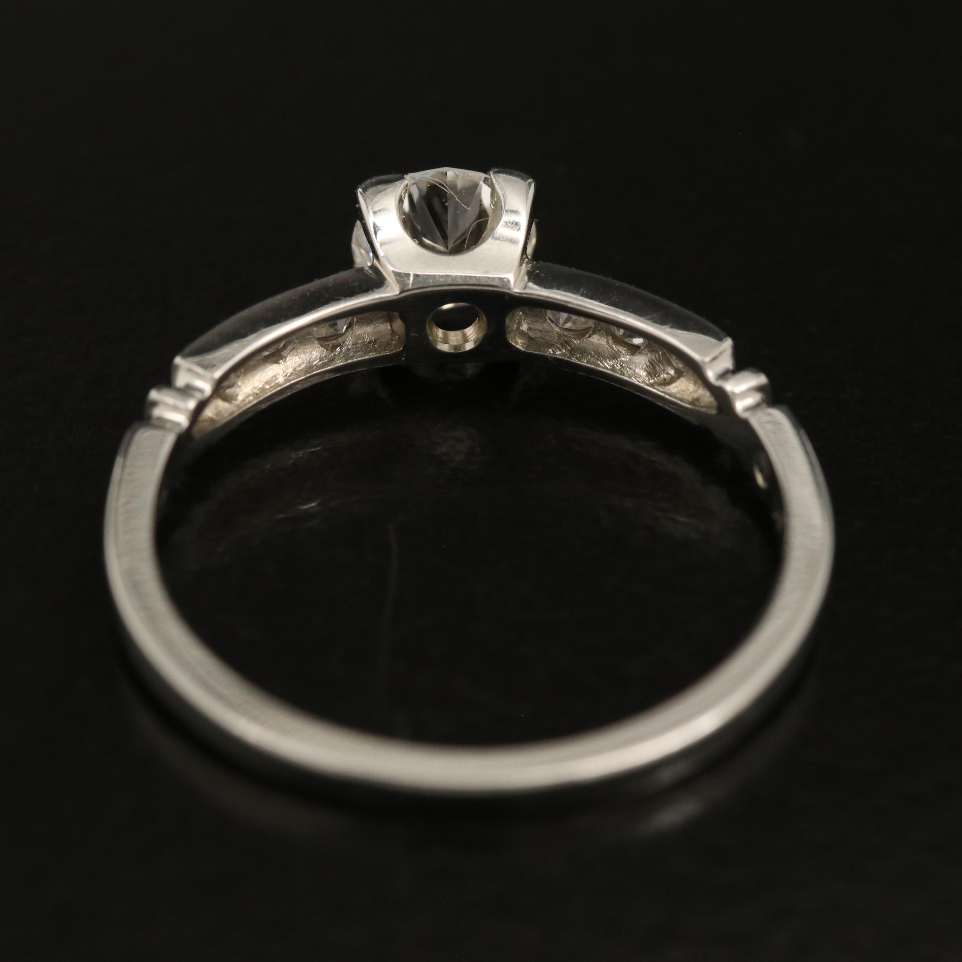 Vintage 18K 0.90 CTW Diamond Ring