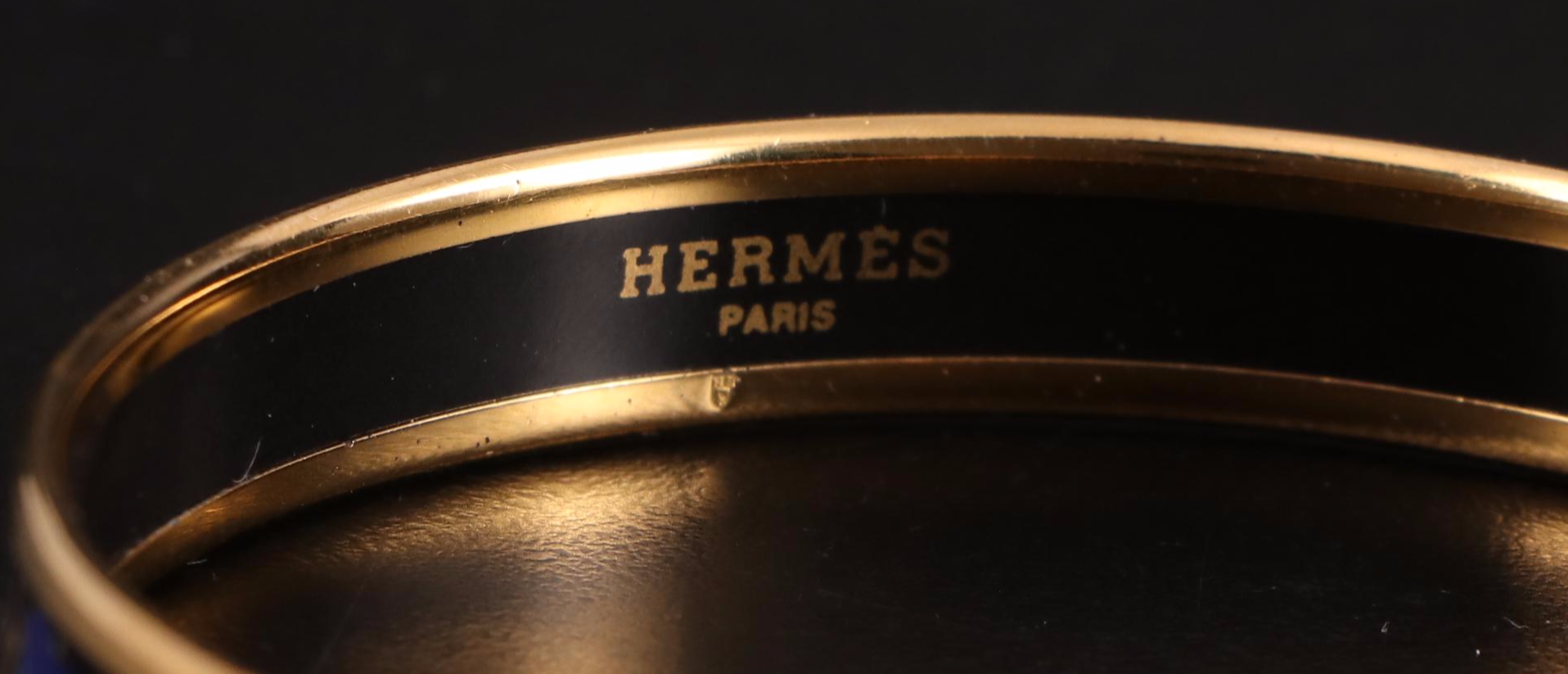Hermès "Grand Fonds" Narrow Enamel Bangle