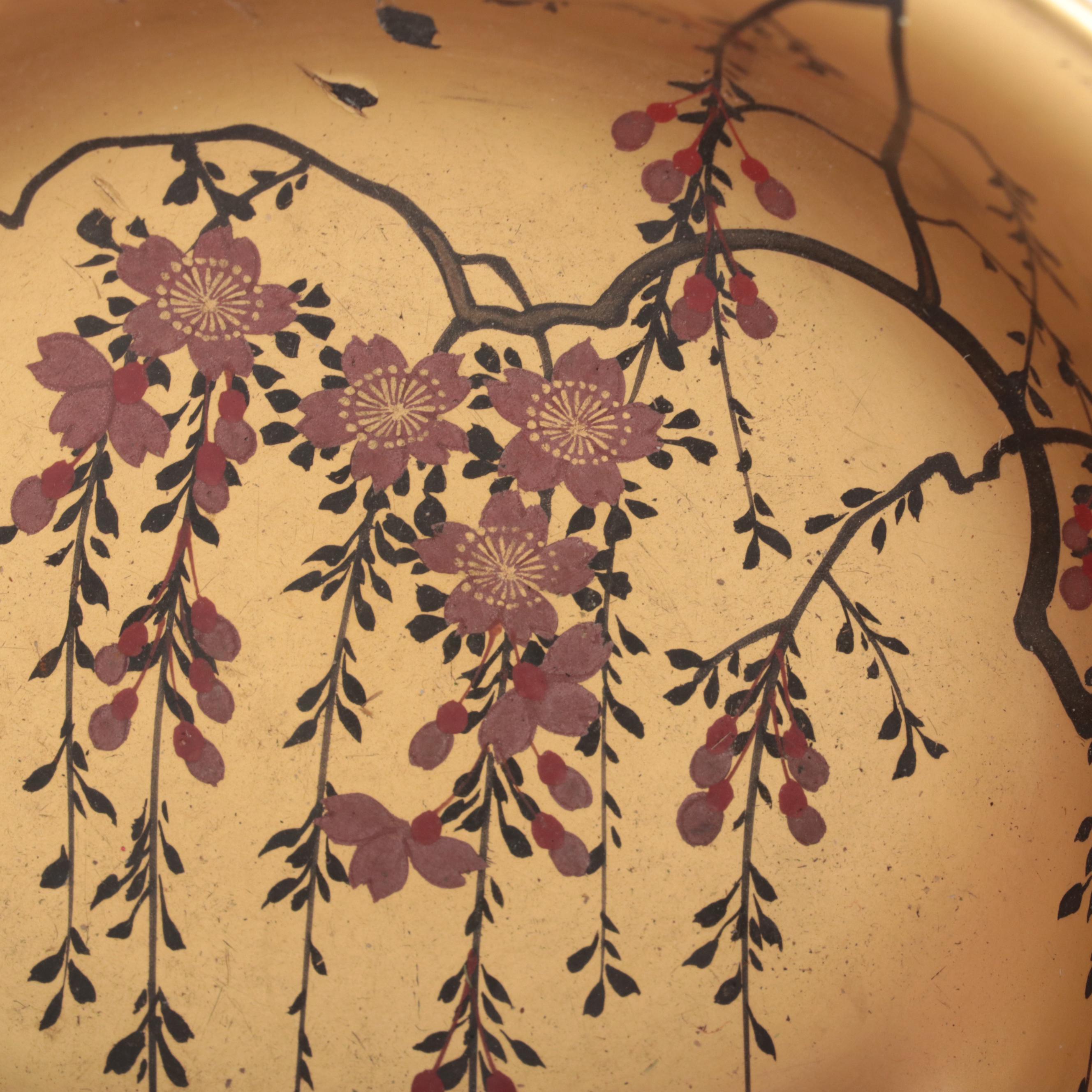 Japanese Gold Hand-Painted Lacquerware Bowls
