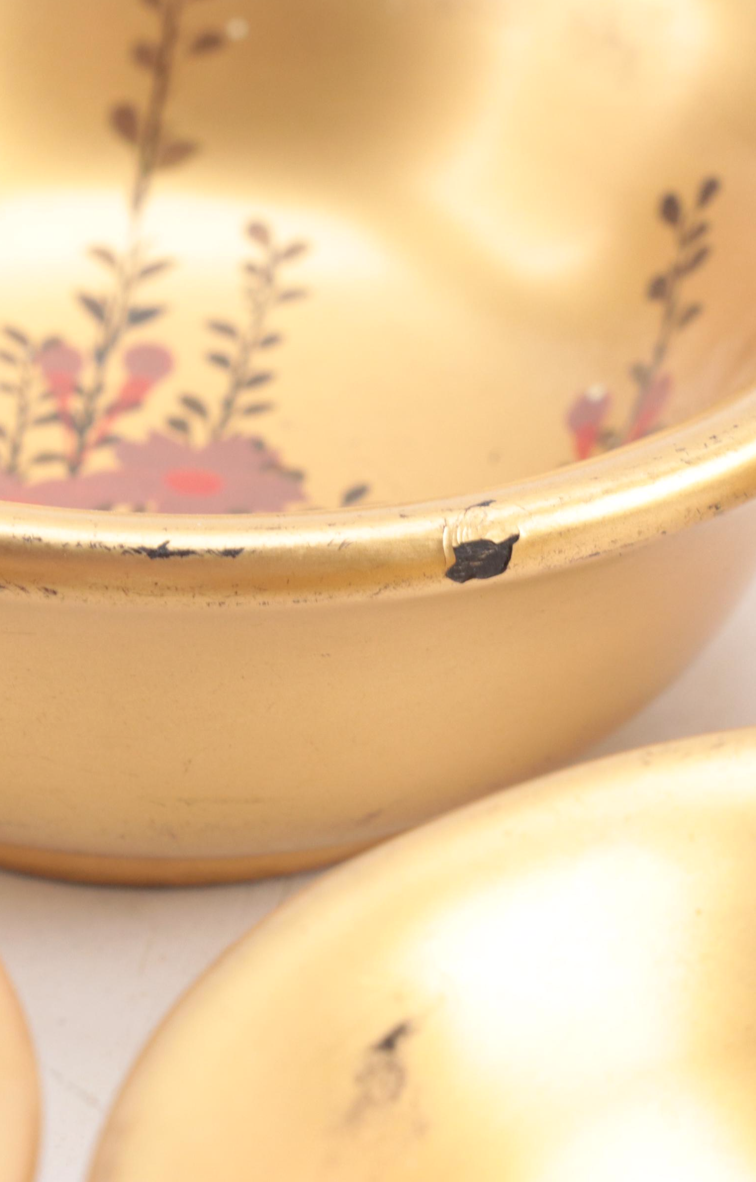 Japanese Gold Hand-Painted Lacquerware Bowls