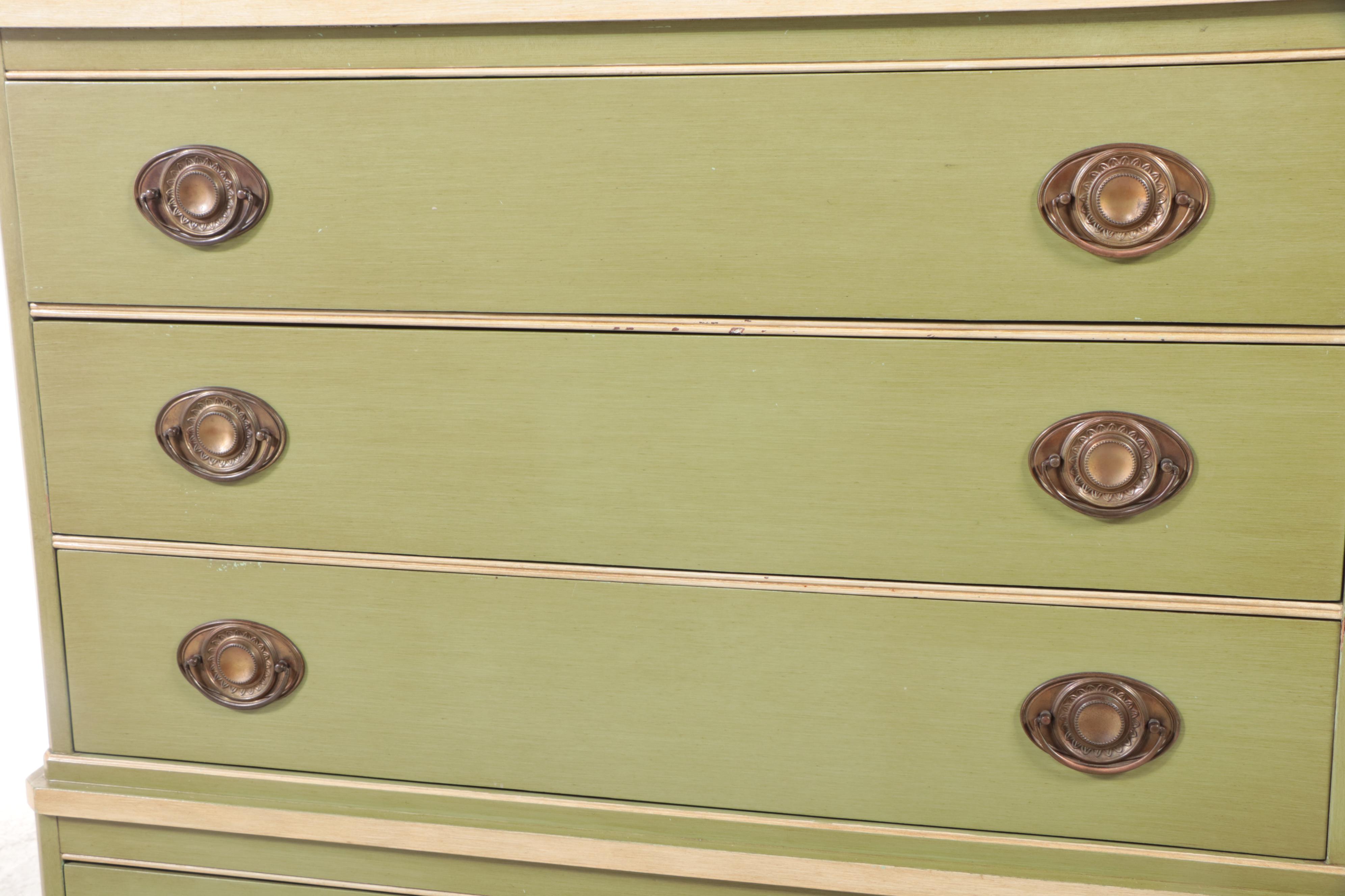 Northern Furniture Co. Federal Style Paint-Decorated Five-Drawer Chest