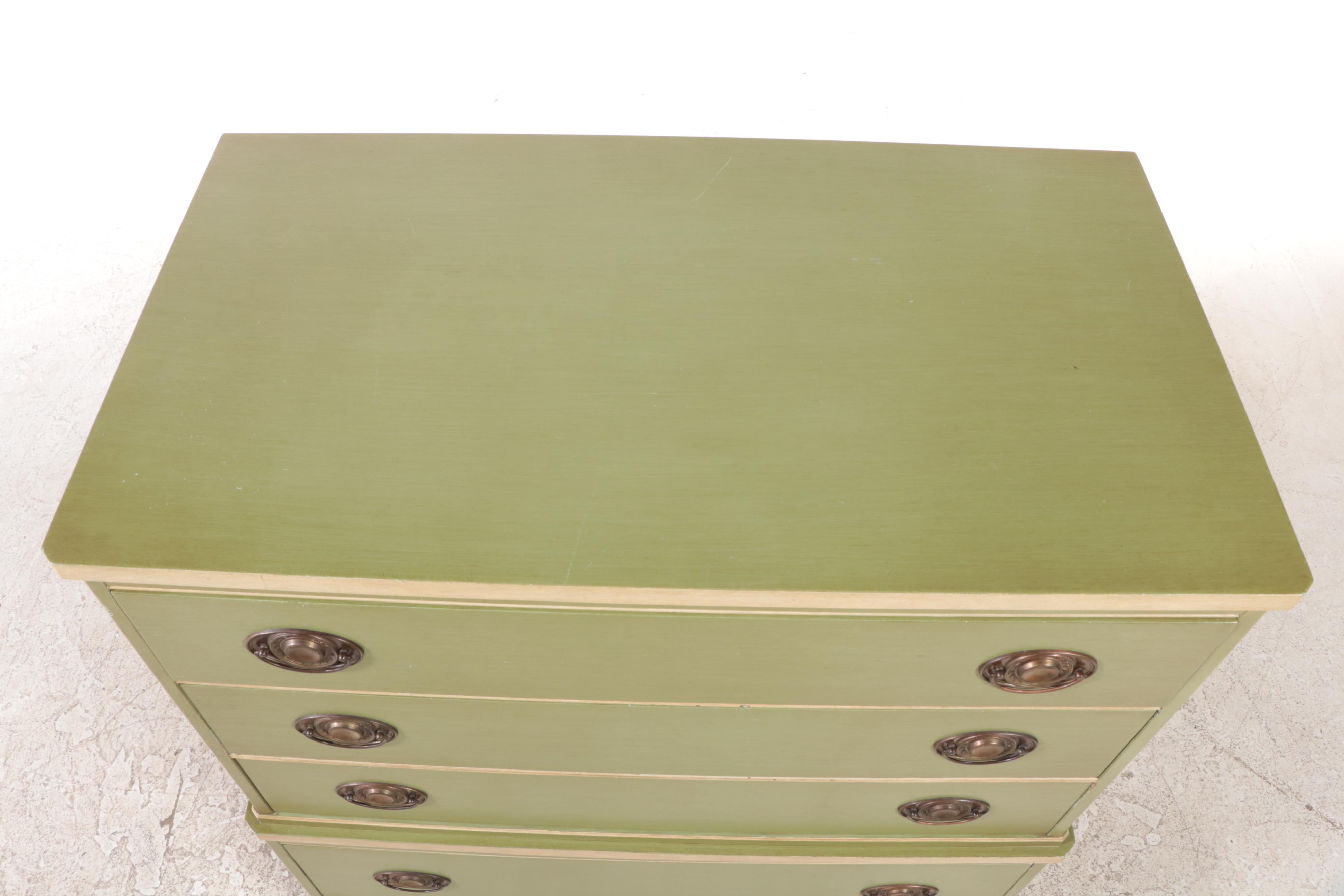 Northern Furniture Co. Federal Style Paint-Decorated Five-Drawer Chest