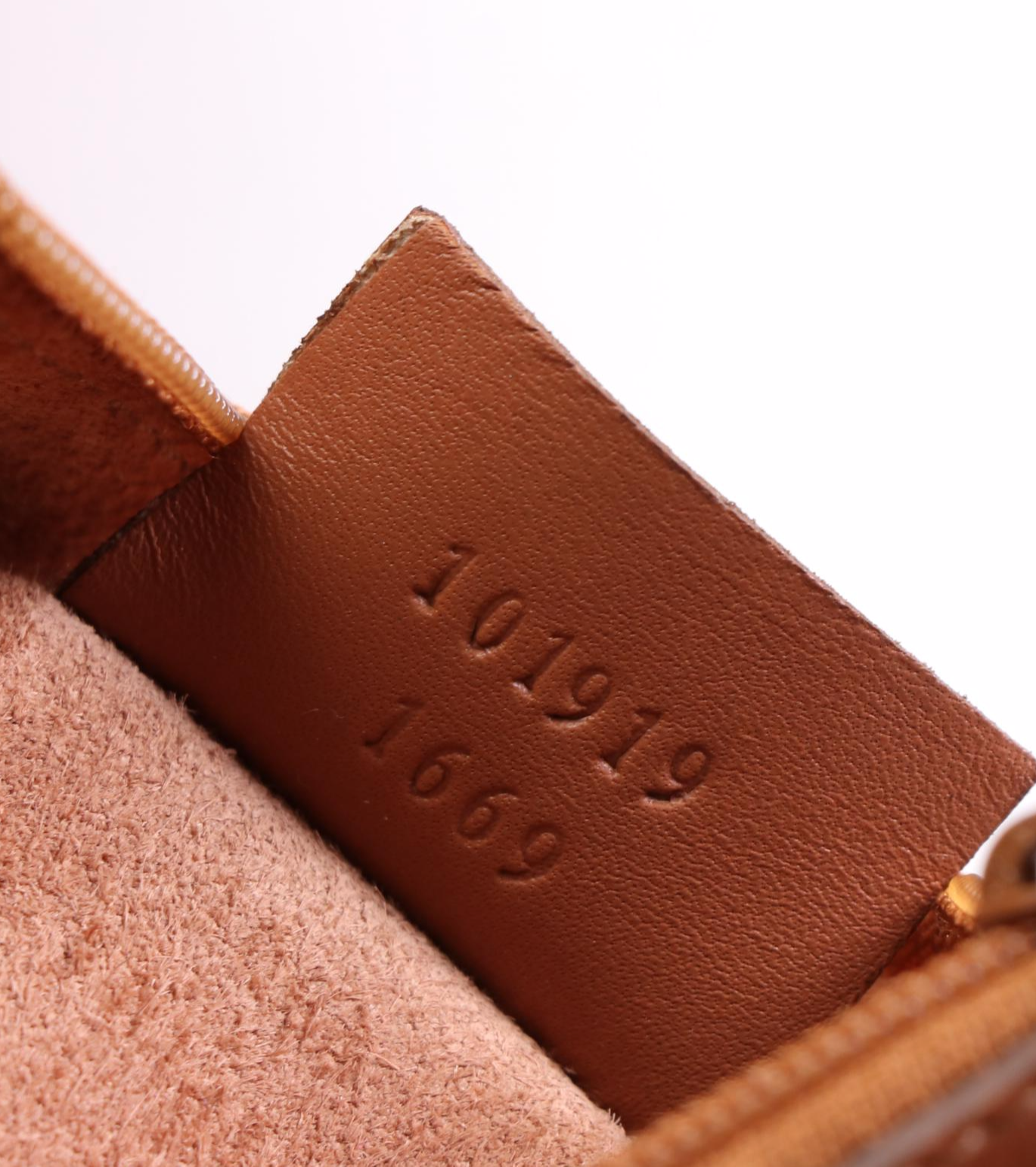 Gucci Small Ring Shopper Tote in Brown Calfskin Leather w/Zip Pouch