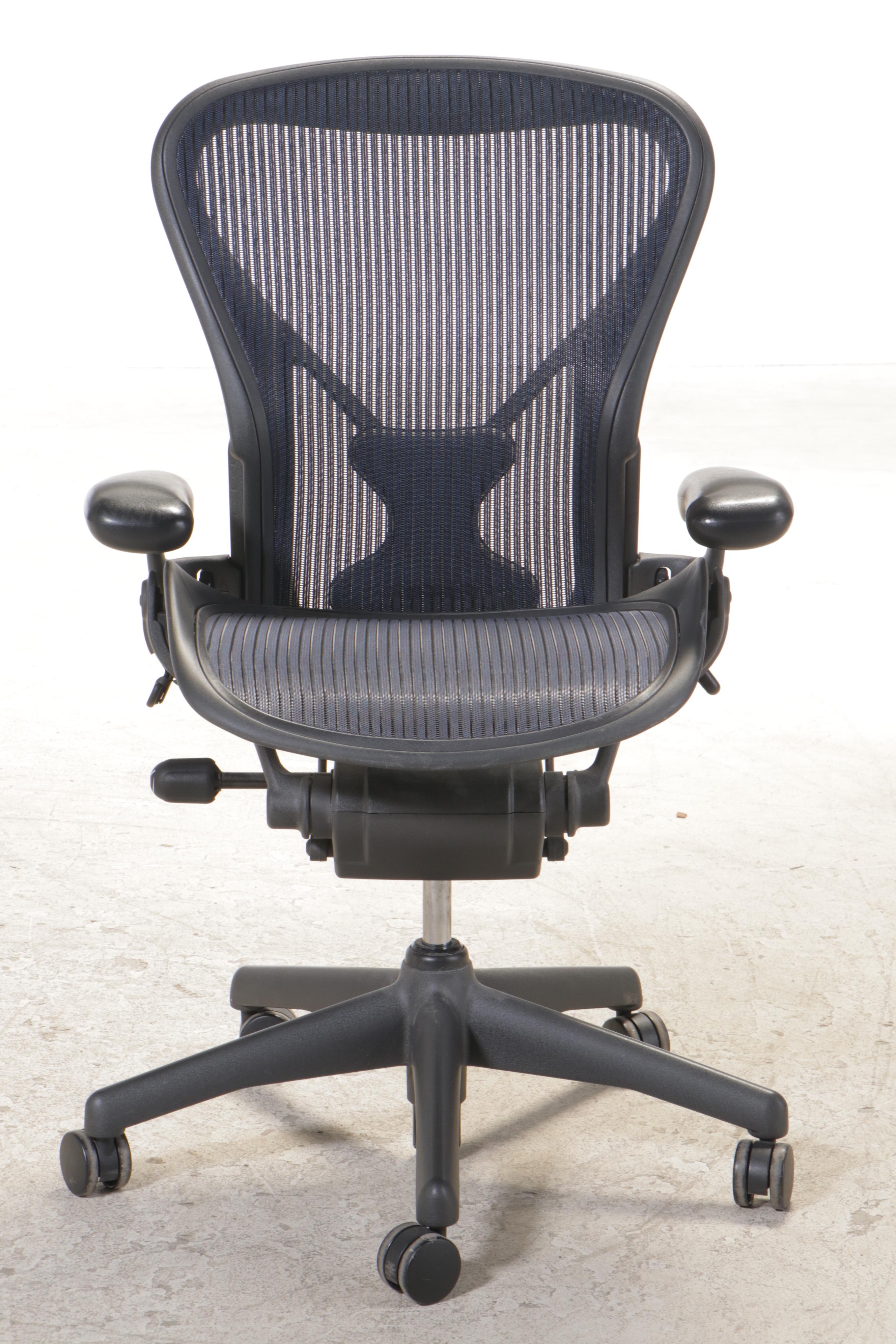 Herman Miller "Aeron AE112AWB" Swivel-Tilt Desk Chair