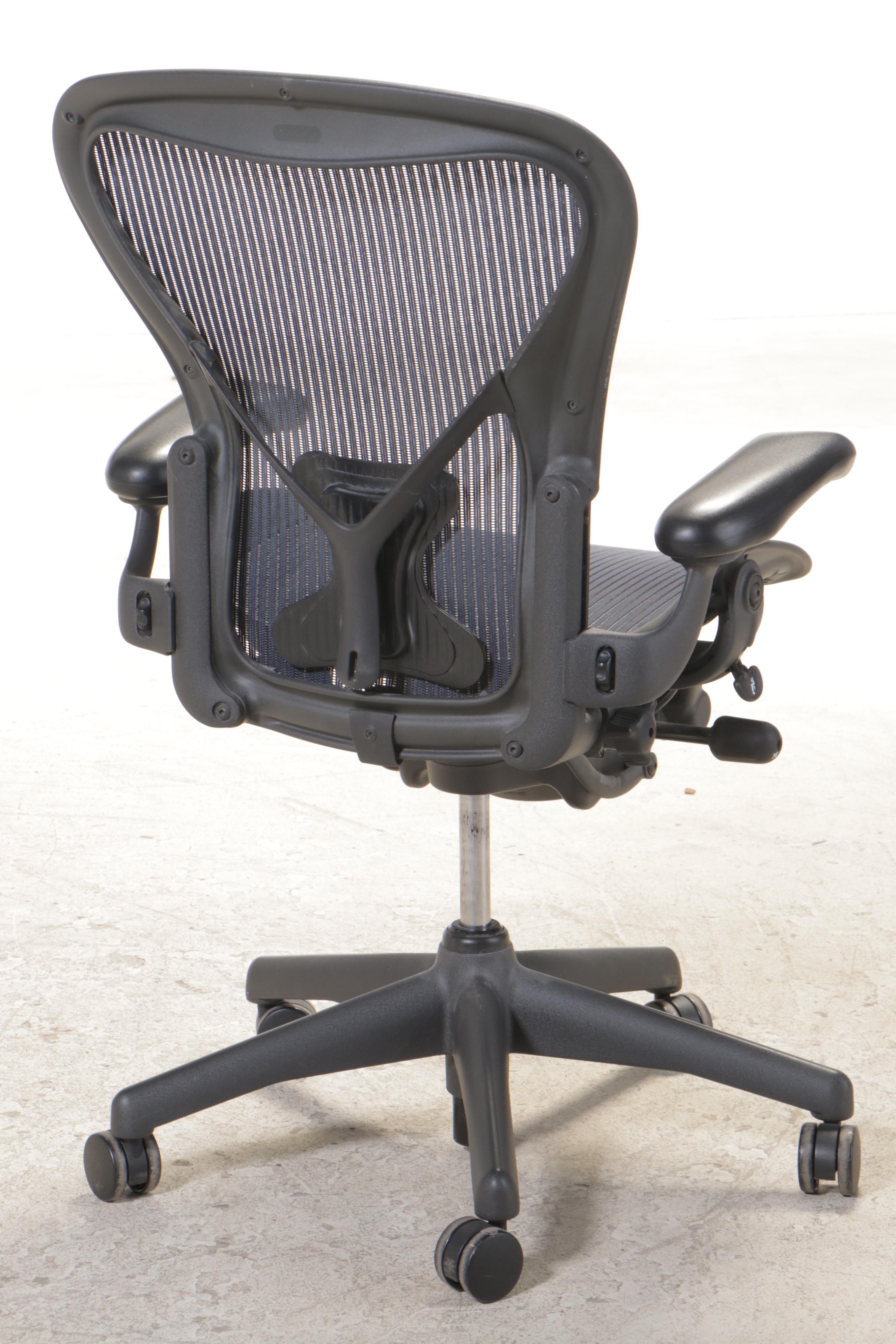 Herman Miller "Aeron AE112AWB" Swivel-Tilt Desk Chair