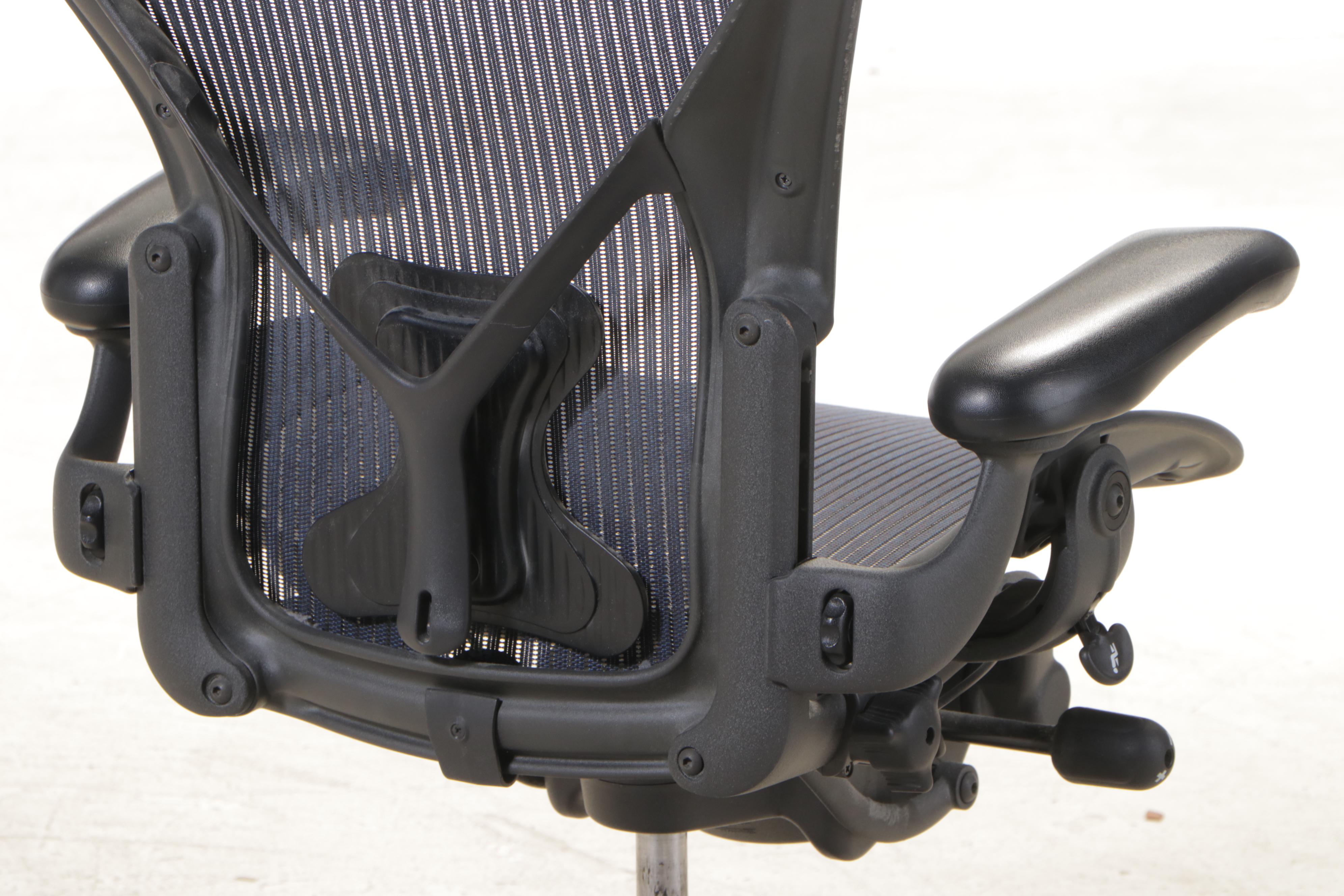 Herman Miller "Aeron AE112AWB" Swivel-Tilt Desk Chair