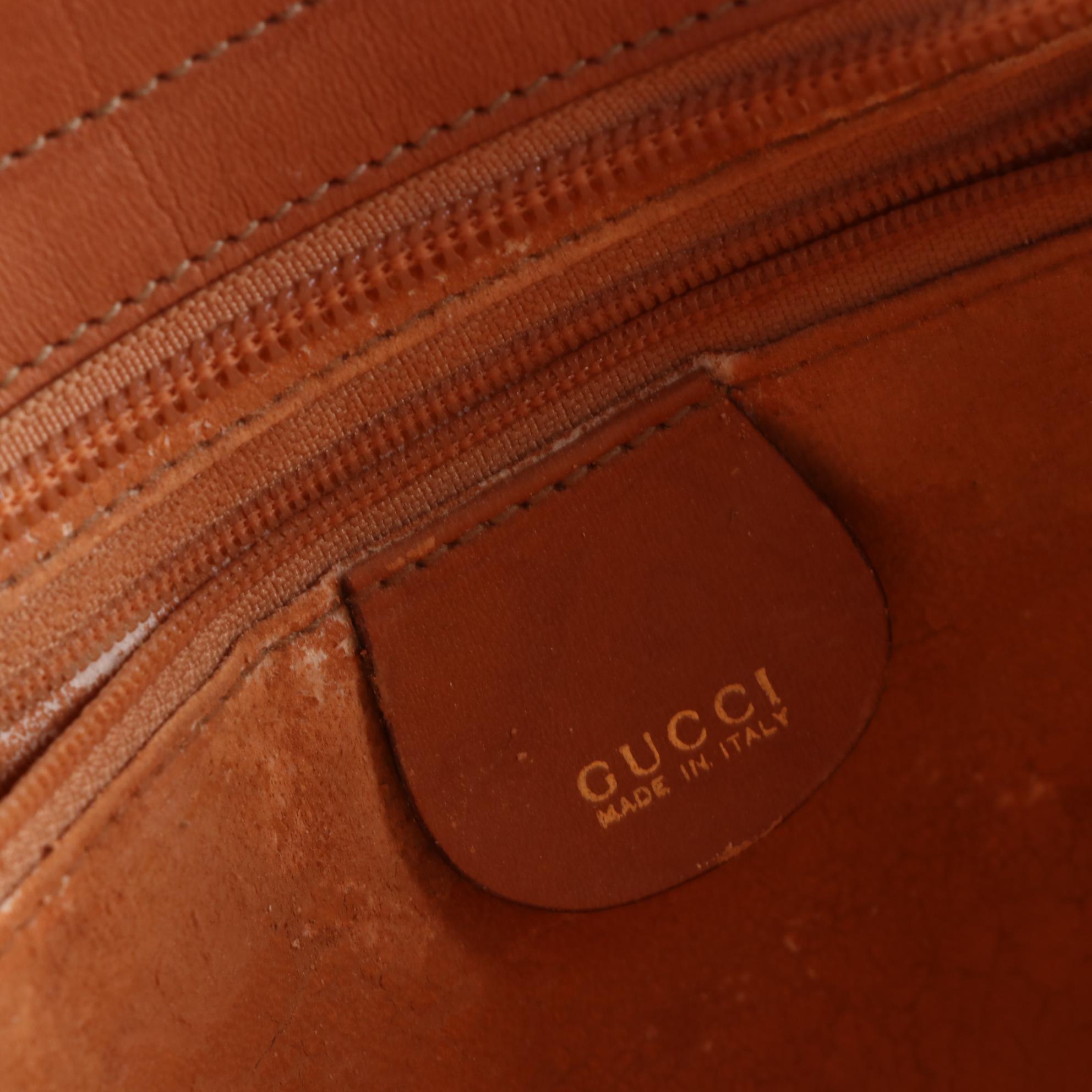 Gucci Chain-Link Strap Shoulder Bag in Brown Leather