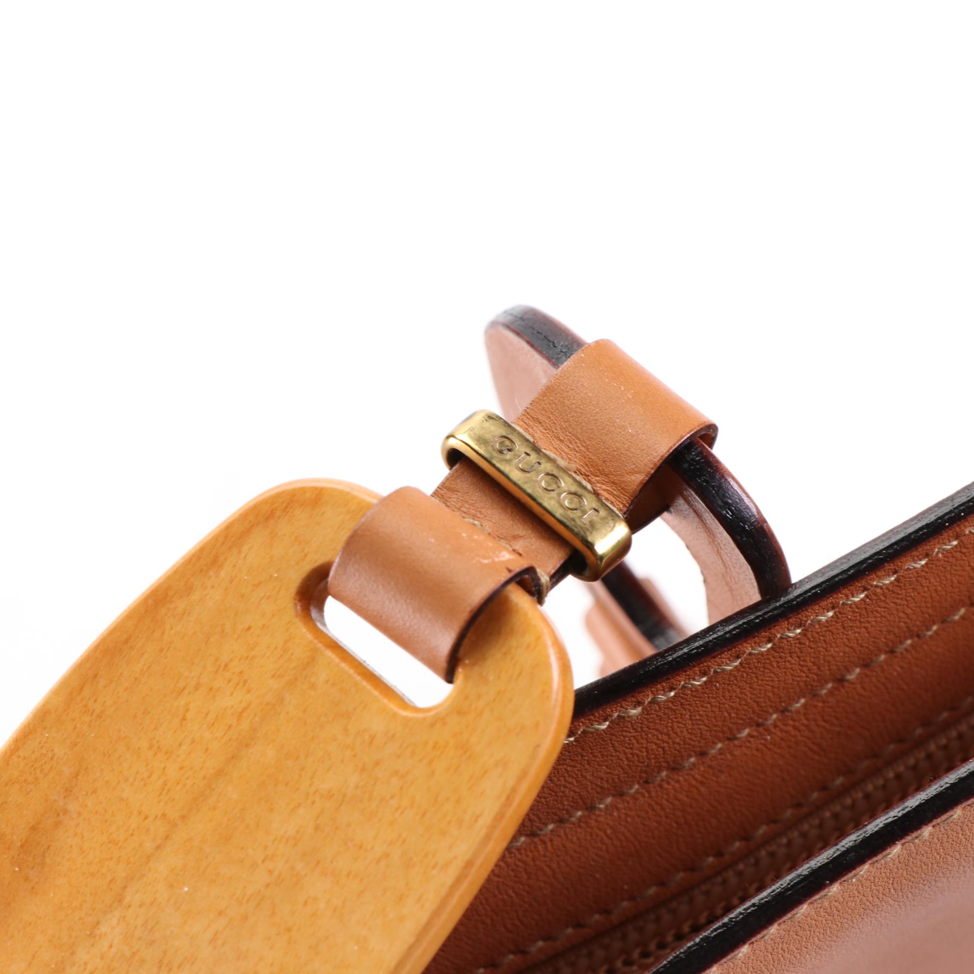 Gucci Chain-Link Strap Shoulder Bag in Brown Leather