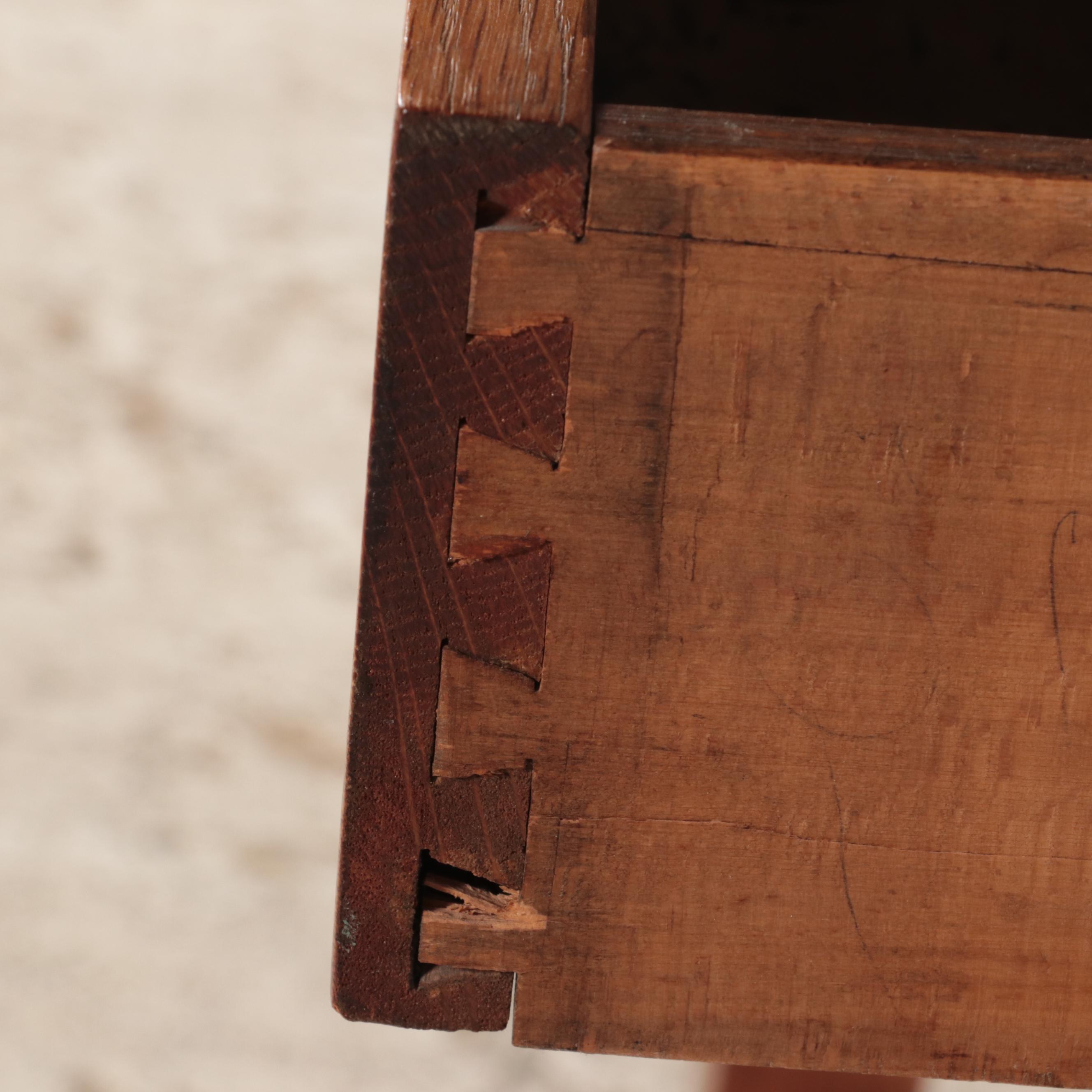 Arts and Crafts Quartersawn Oak Partner's Writing Table, Early 20th Century