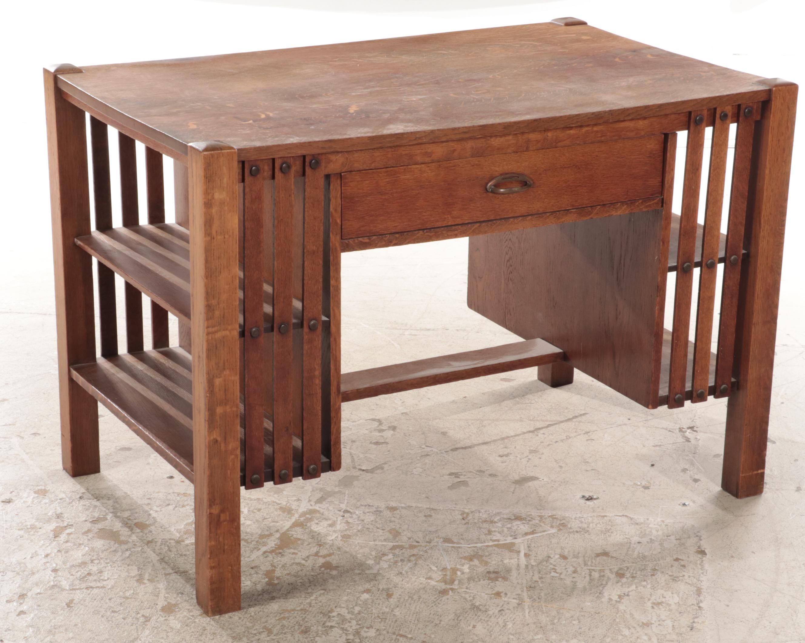 Arts and Crafts Quartersawn Oak Partner's Writing Table, Early 20th Century