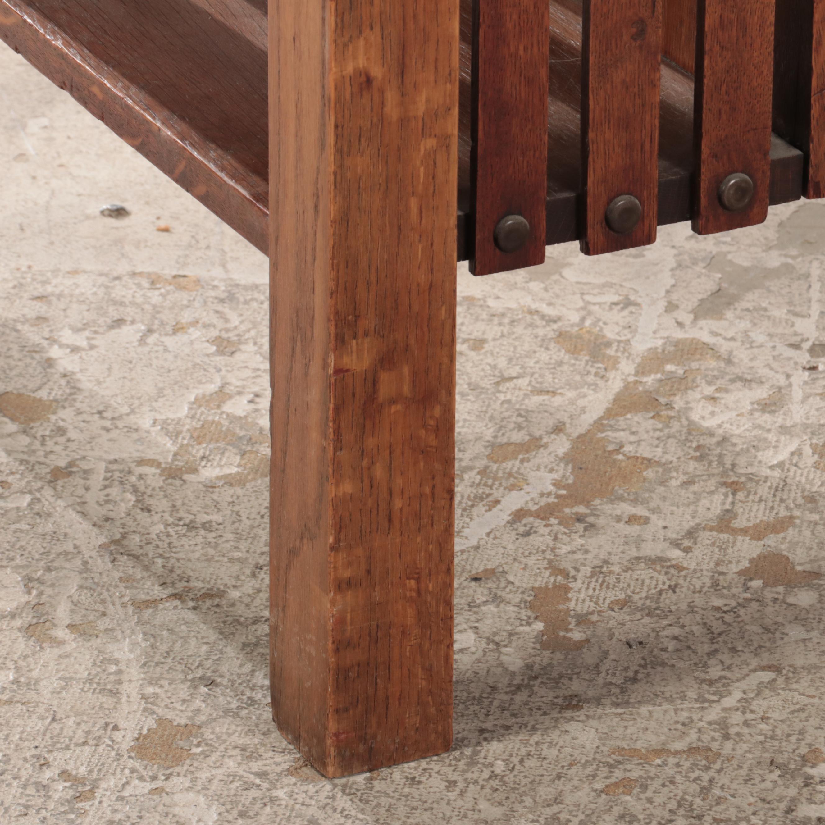 Arts and Crafts Quartersawn Oak Partner's Writing Table, Early 20th Century