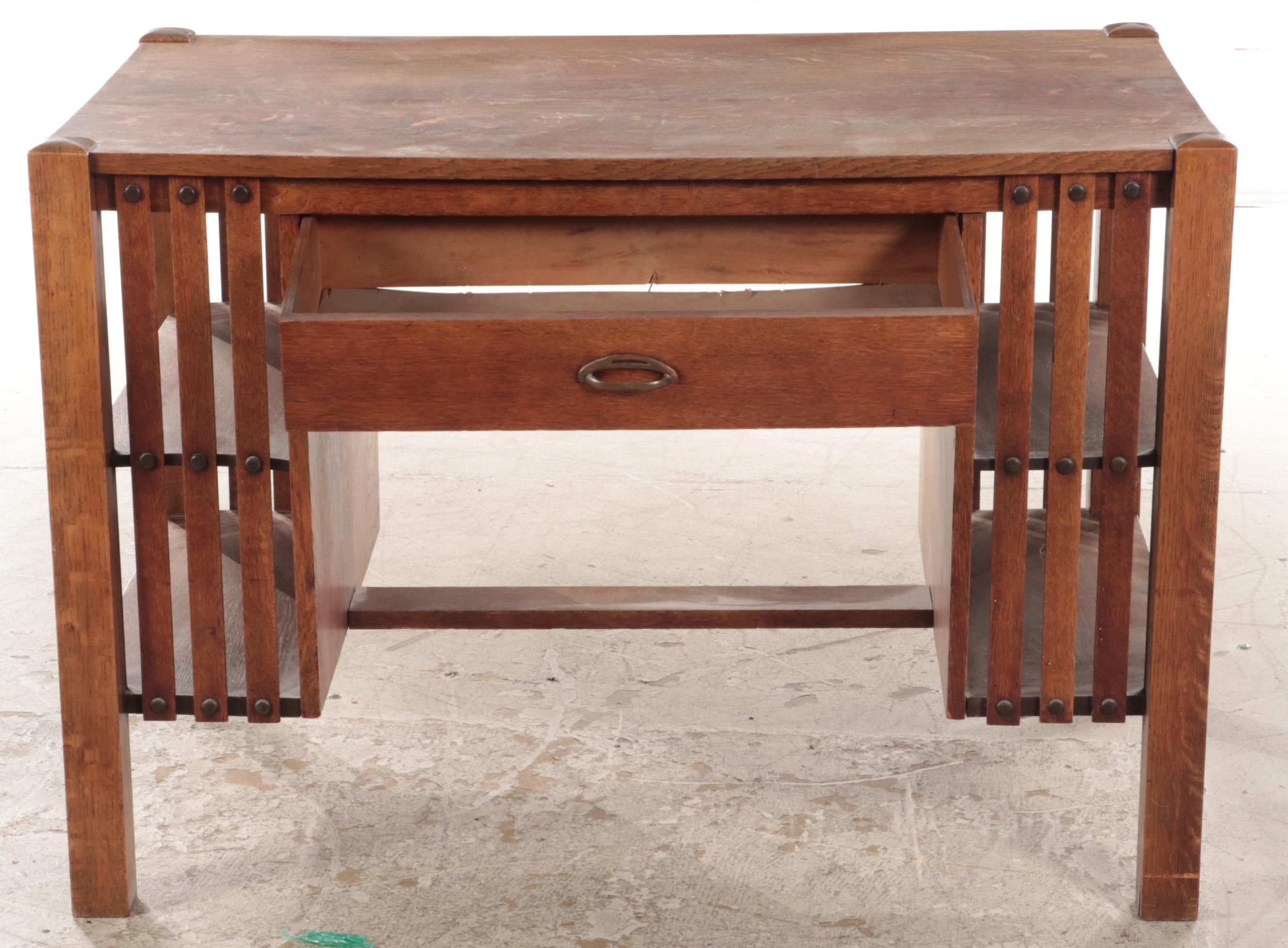 Arts and Crafts Quartersawn Oak Partner's Writing Table, Early 20th Century