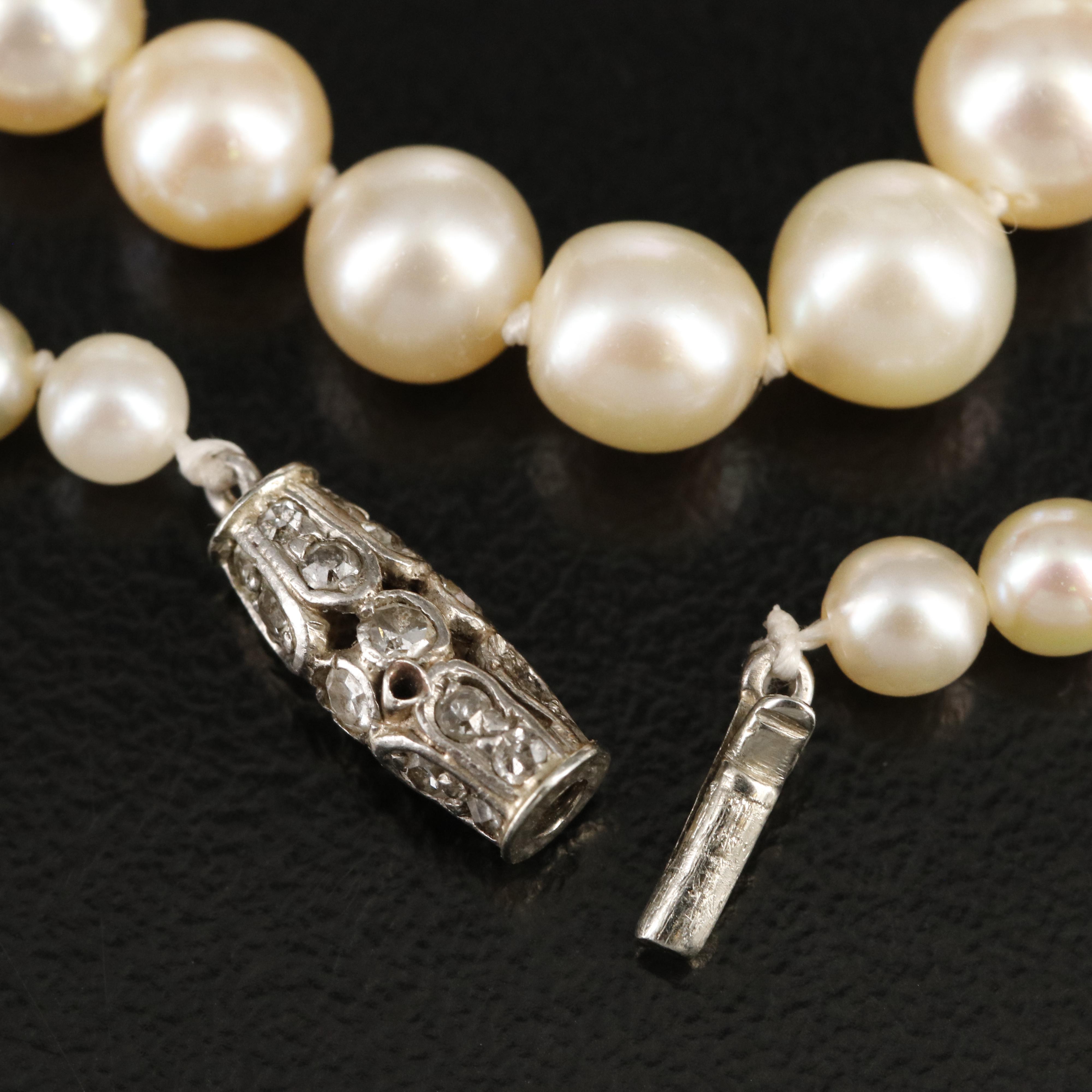 Vintage Graduating Pearl Necklace with Palladium and 18K Diamond Clasp