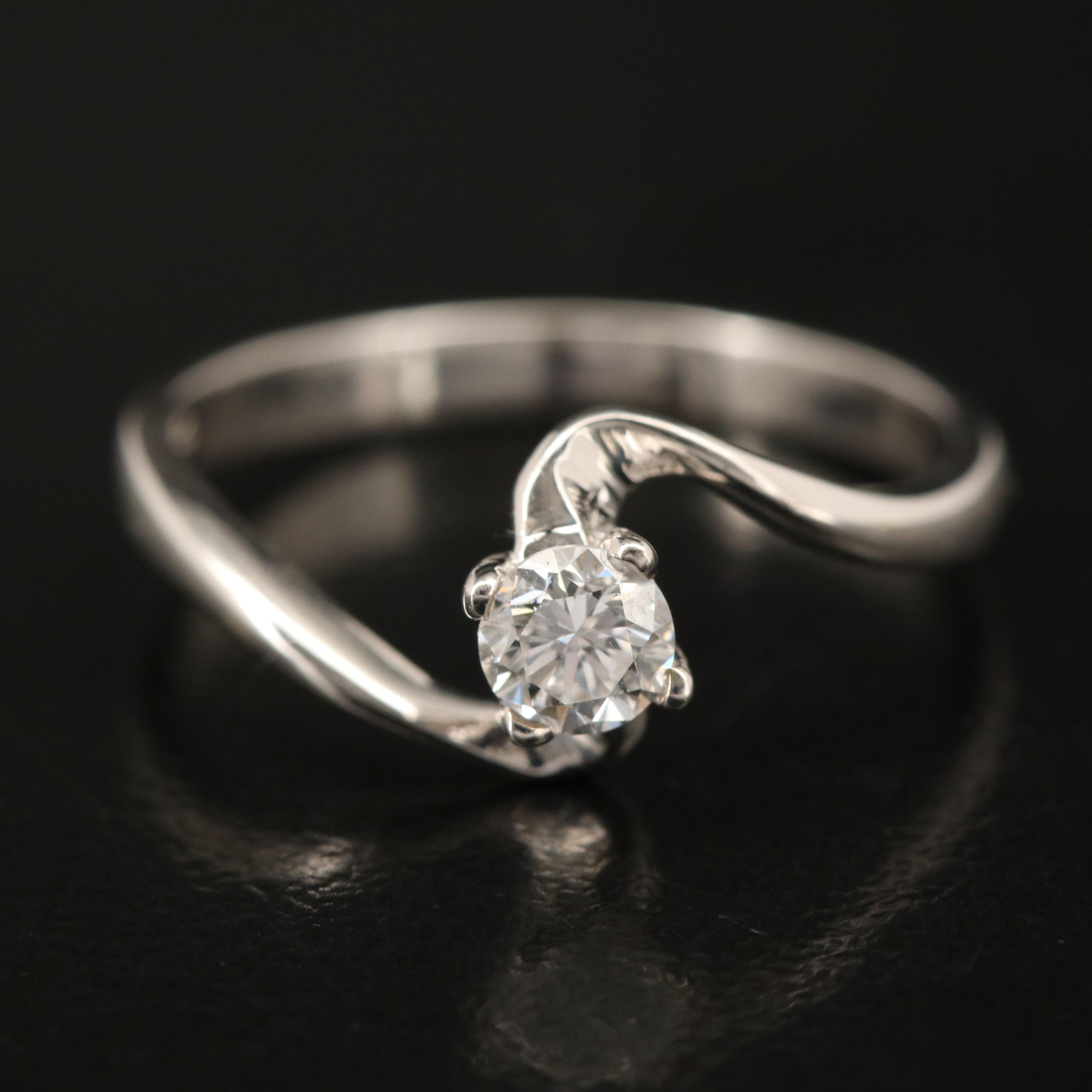 18K 0.22 CT Diamond Bypass Ring