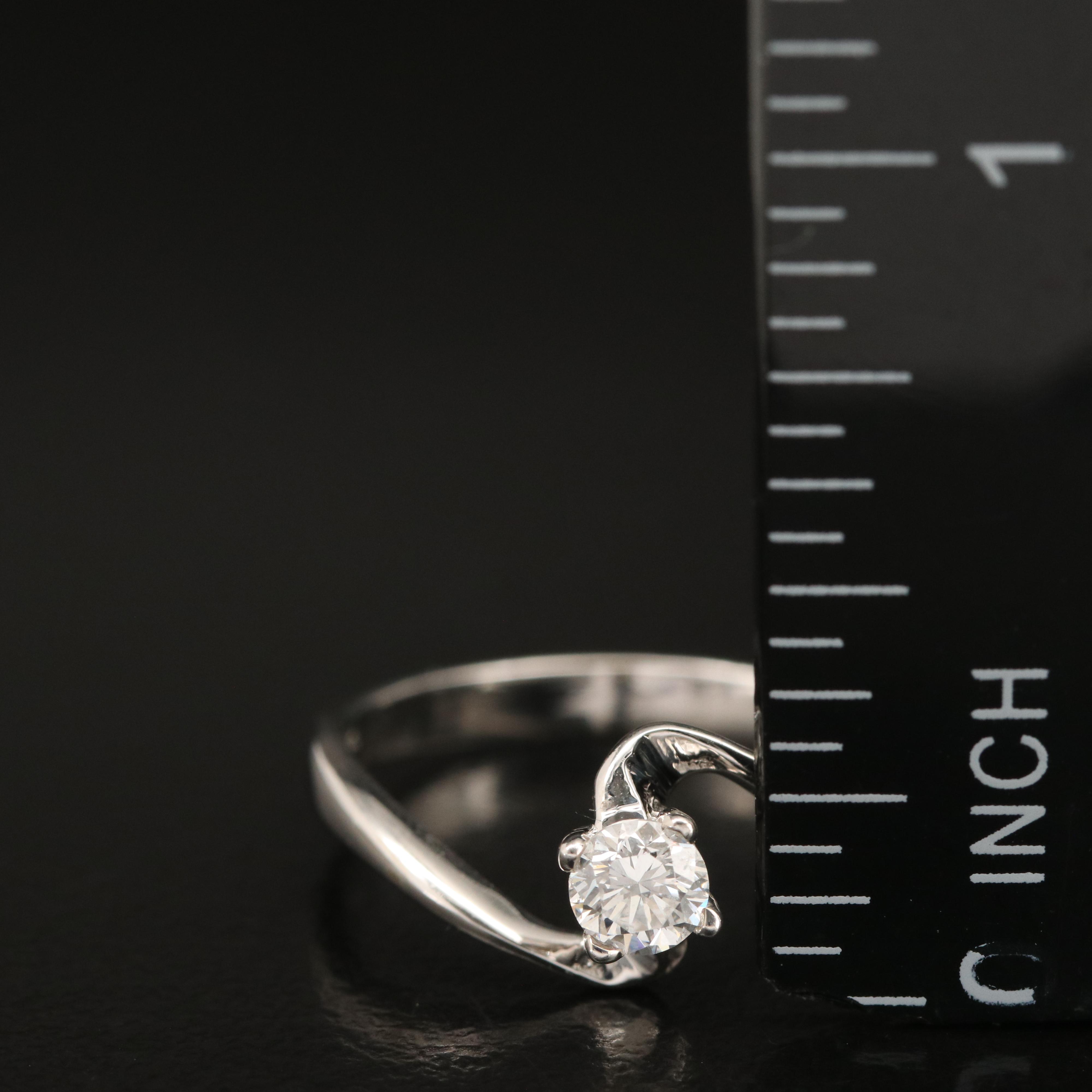 18K 0.22 CT Diamond Bypass Ring