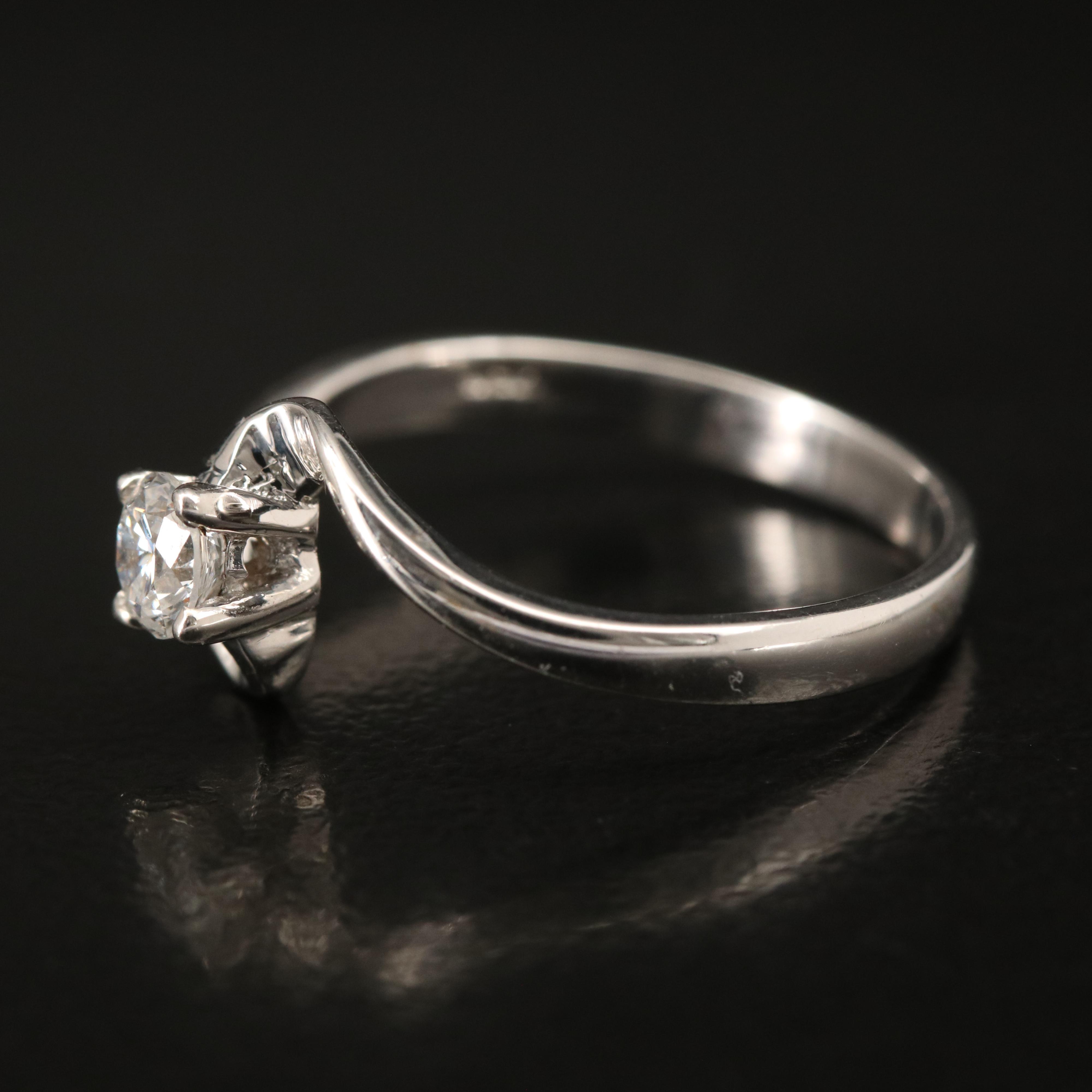 18K 0.22 CT Diamond Bypass Ring