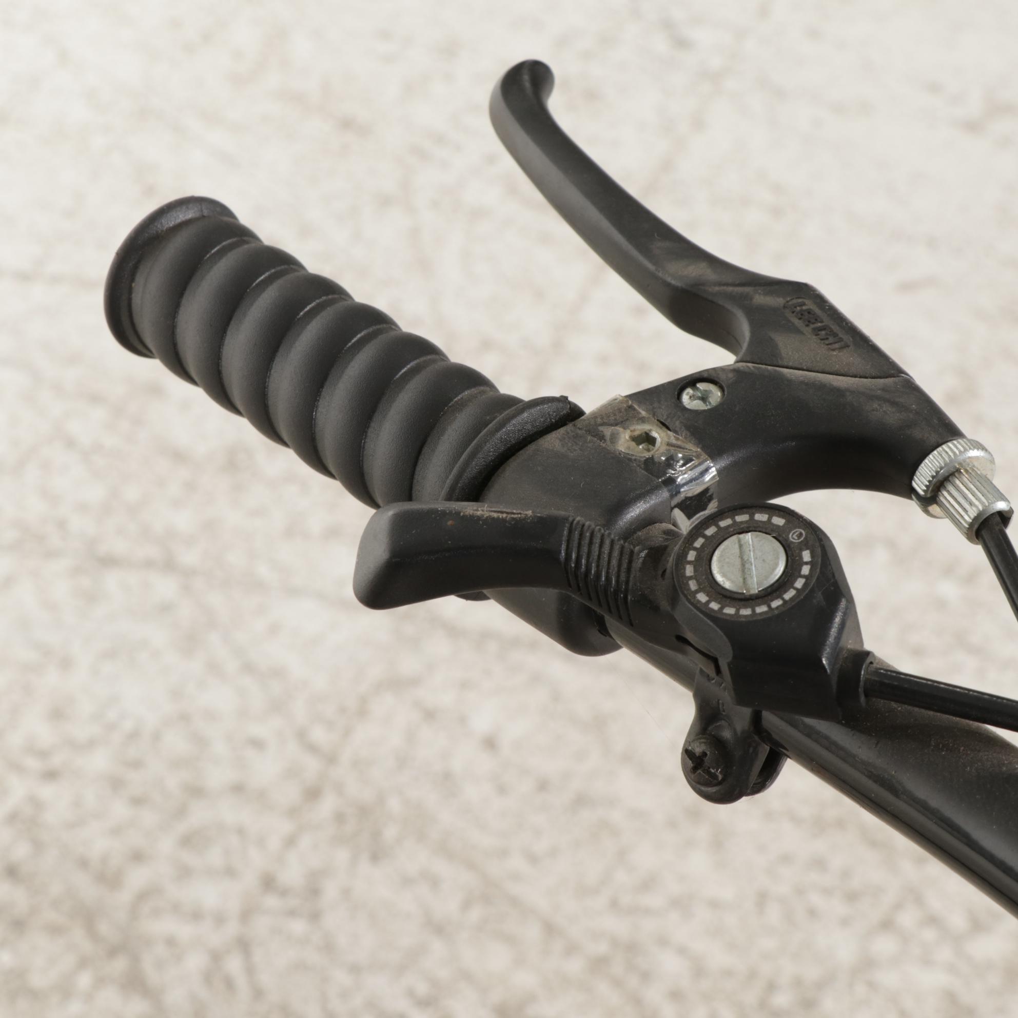 Huffy Cortez 18-Speed Hybrid Bike