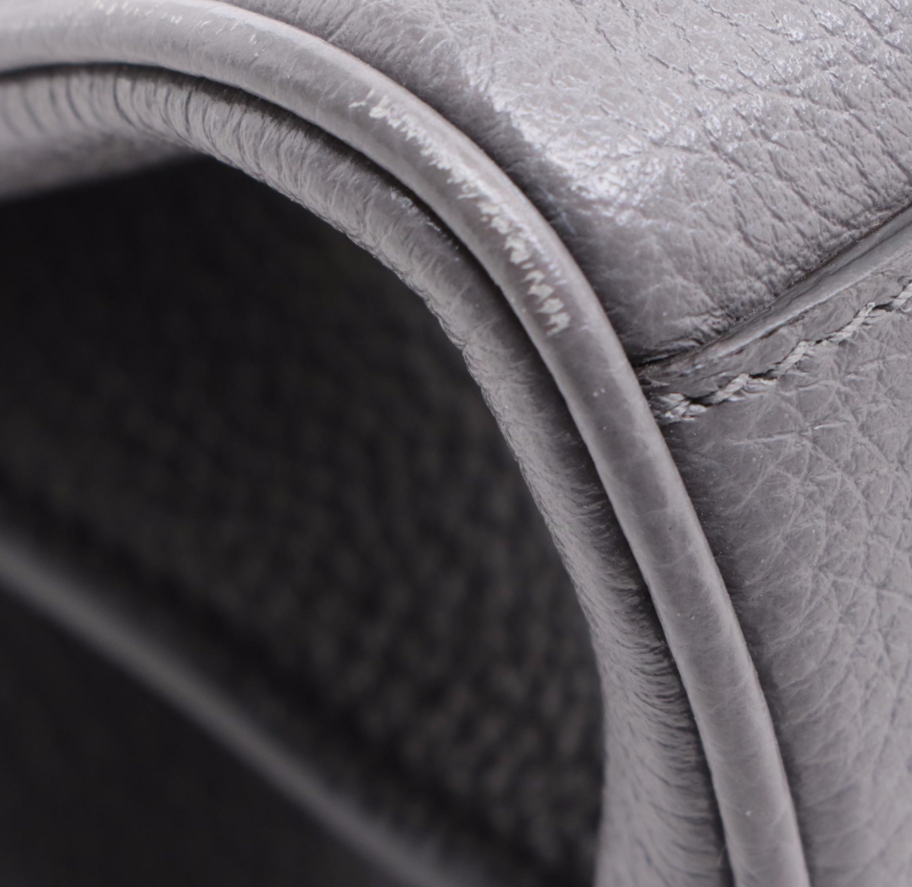 Gucci Zumi Top Handle Medium Bag in Grained Leather