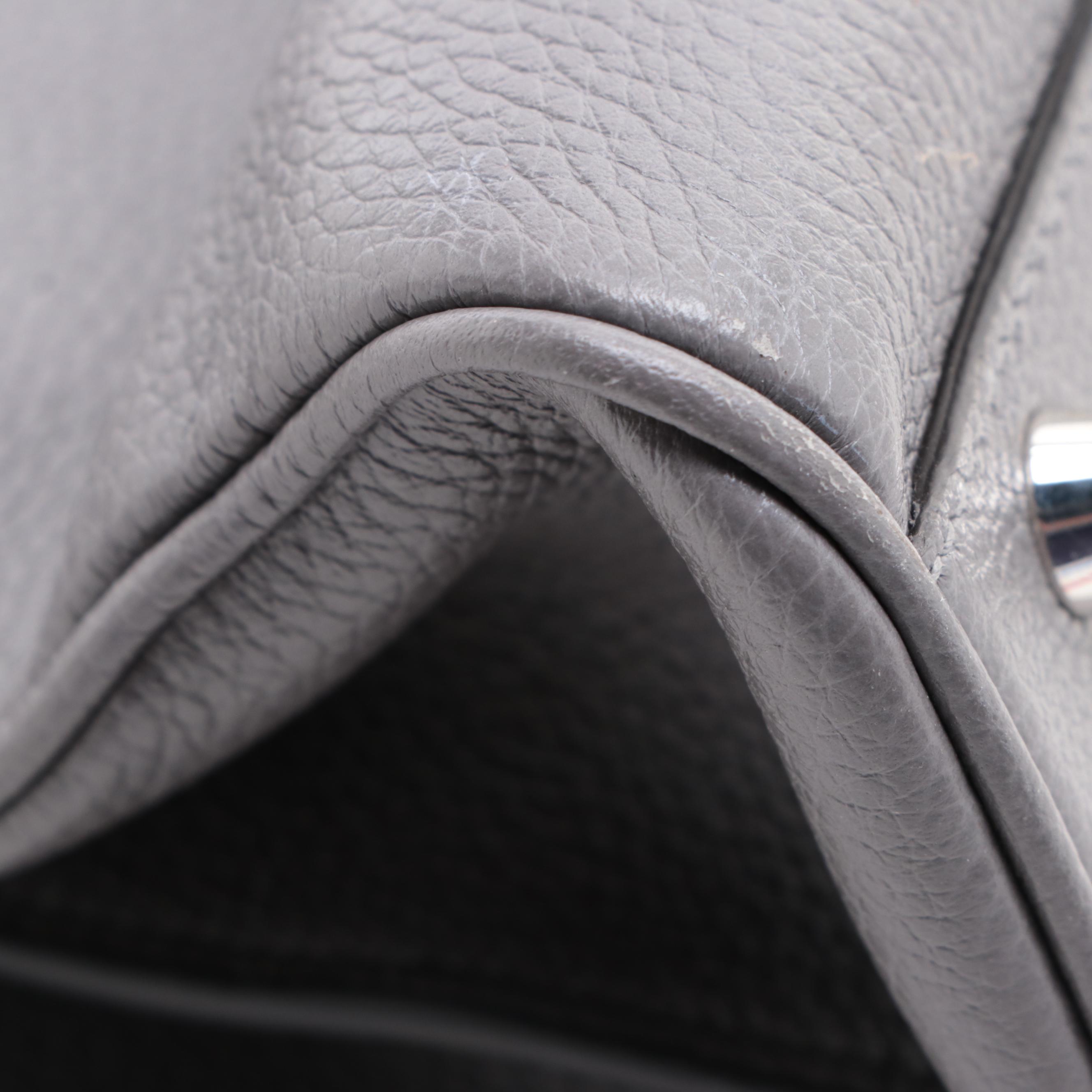 Gucci Zumi Top Handle Medium Bag in Grained Leather