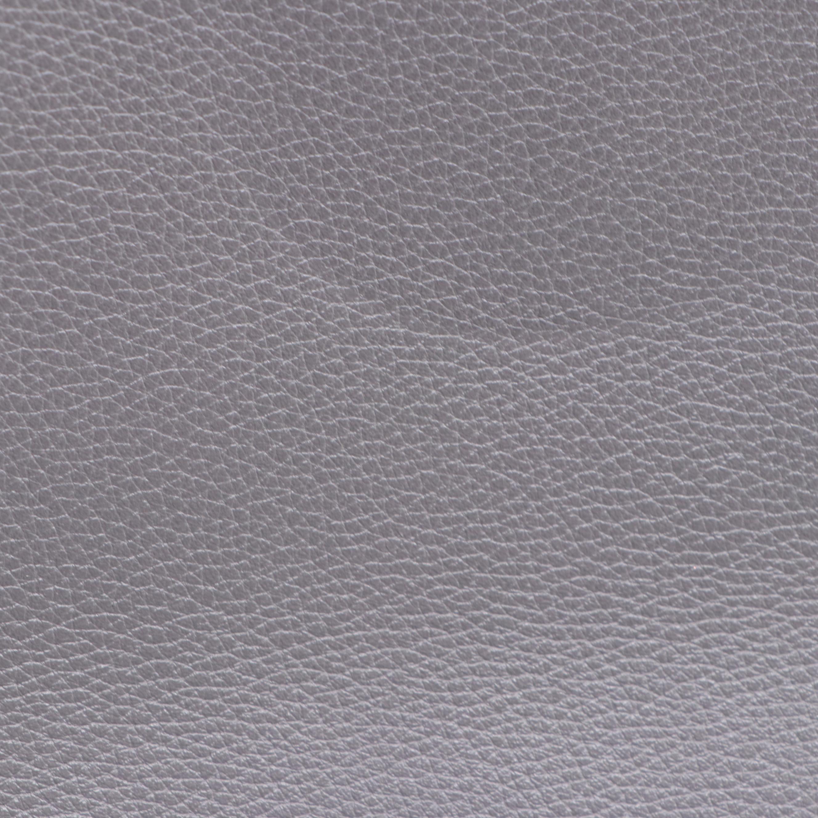 Gucci Zumi Top Handle Medium Bag in Grained Leather