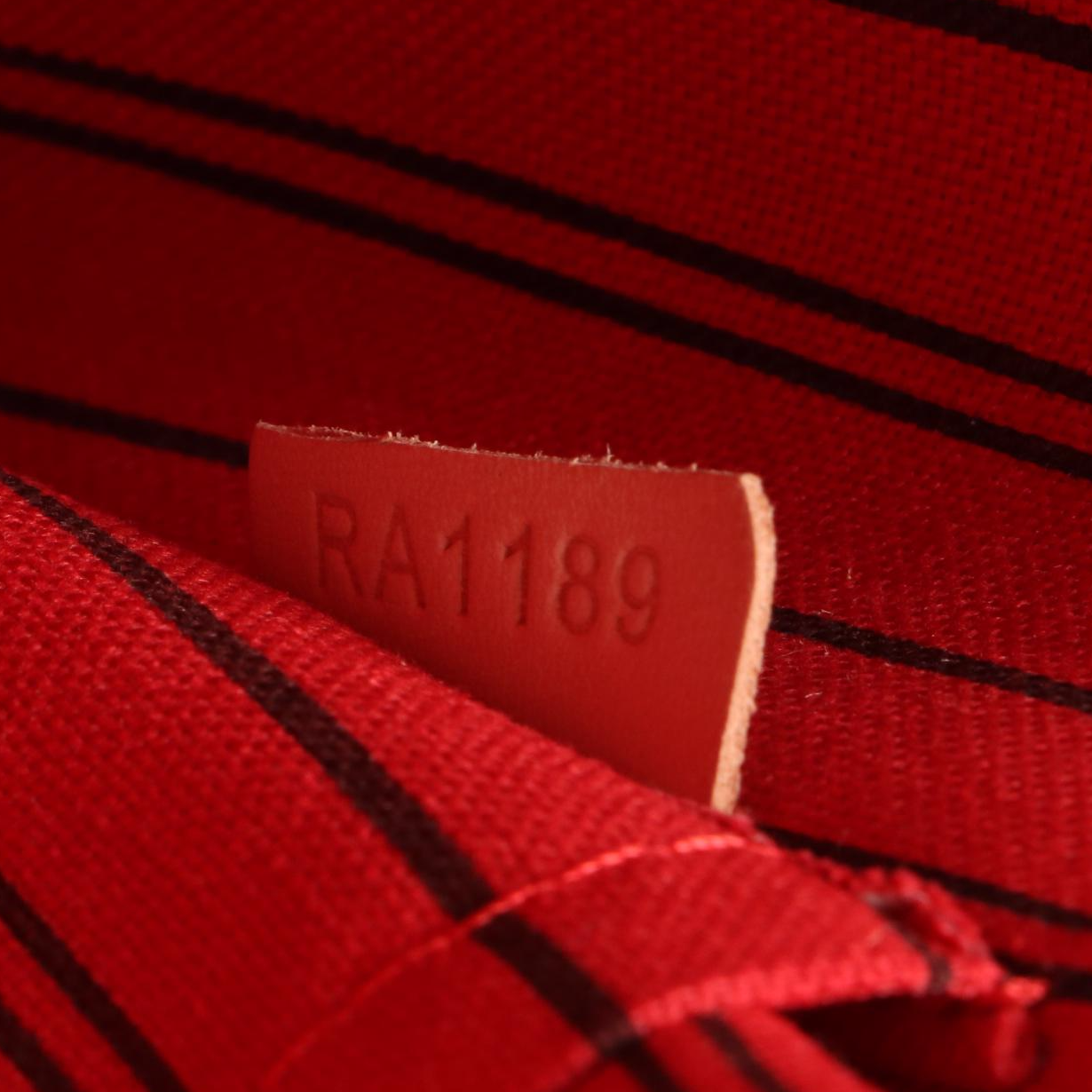 Louis Vuitton Neverfull GM Pochette in Monogram Canvas