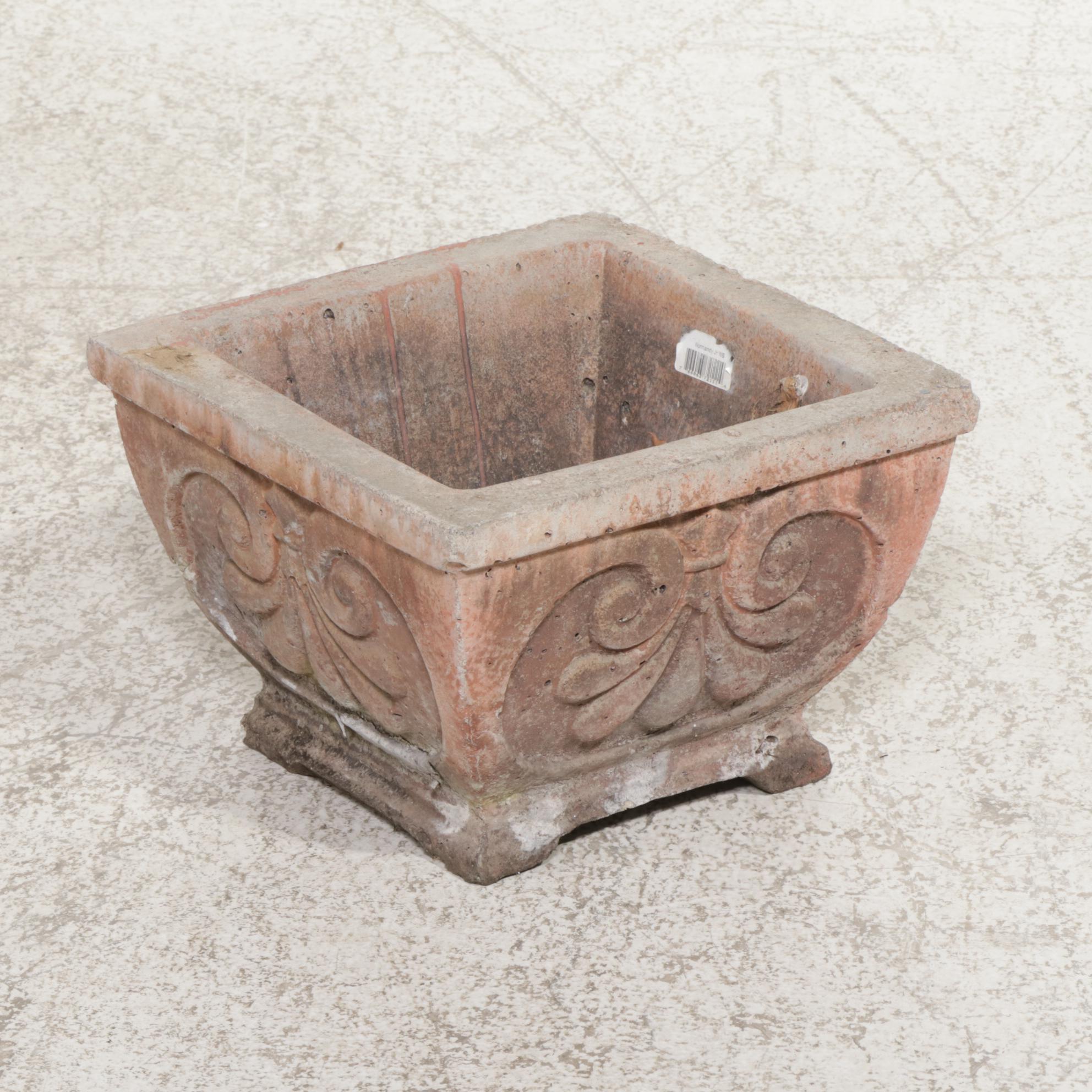 Faux Stone Patio Lion Head Fountain with Concrete Planter