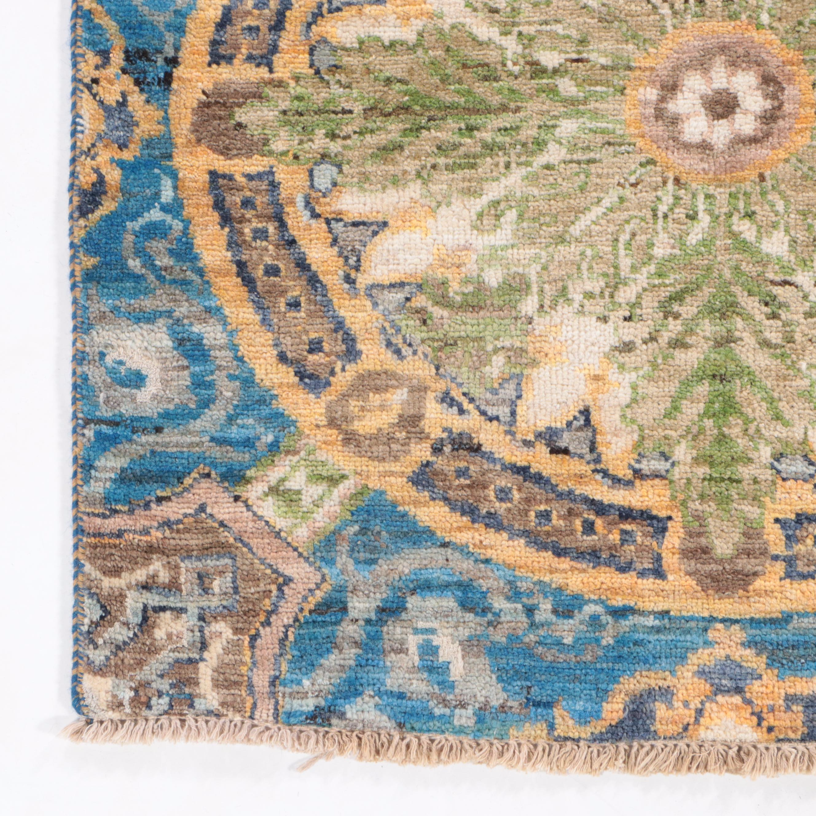 7'11 x 9'10 Hand-Knotted Pakistani Lahore Area Rug