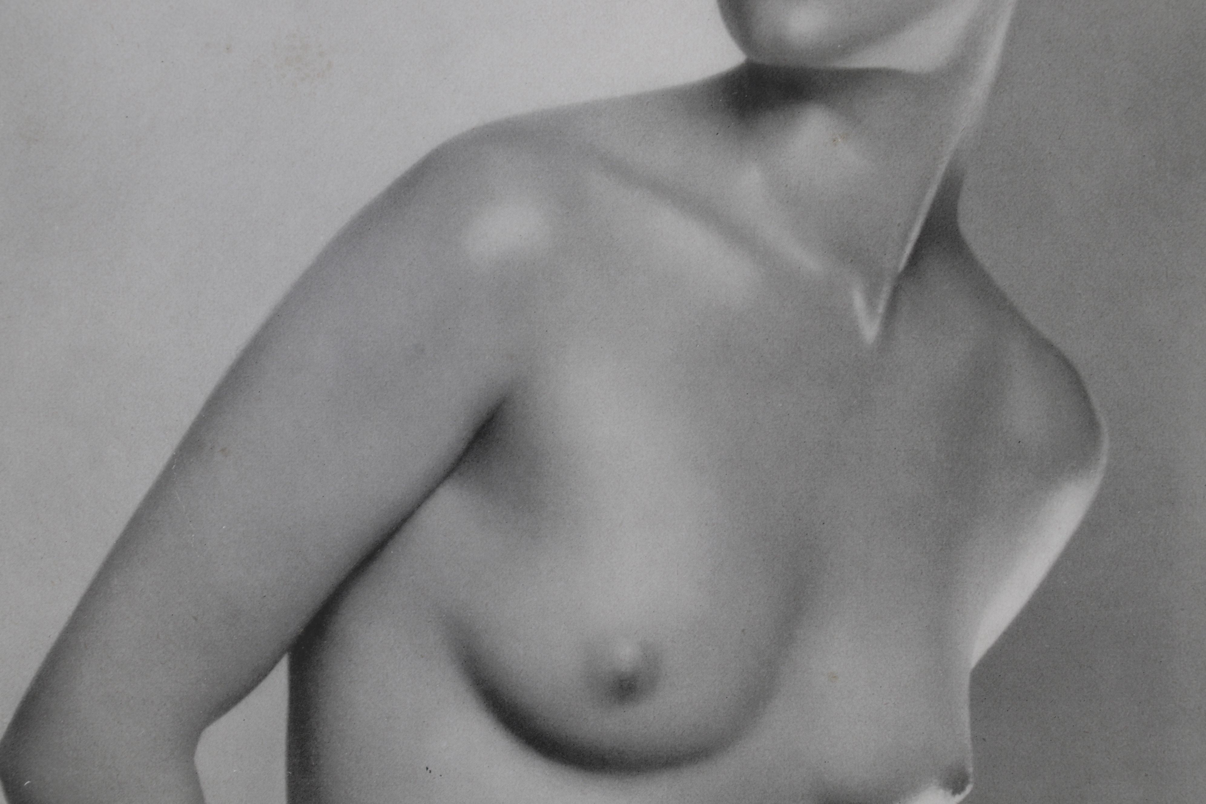 Dorothy Wilding Nude Portrait Halftone From "Das Deutsches Aktwerk," Circa 1938