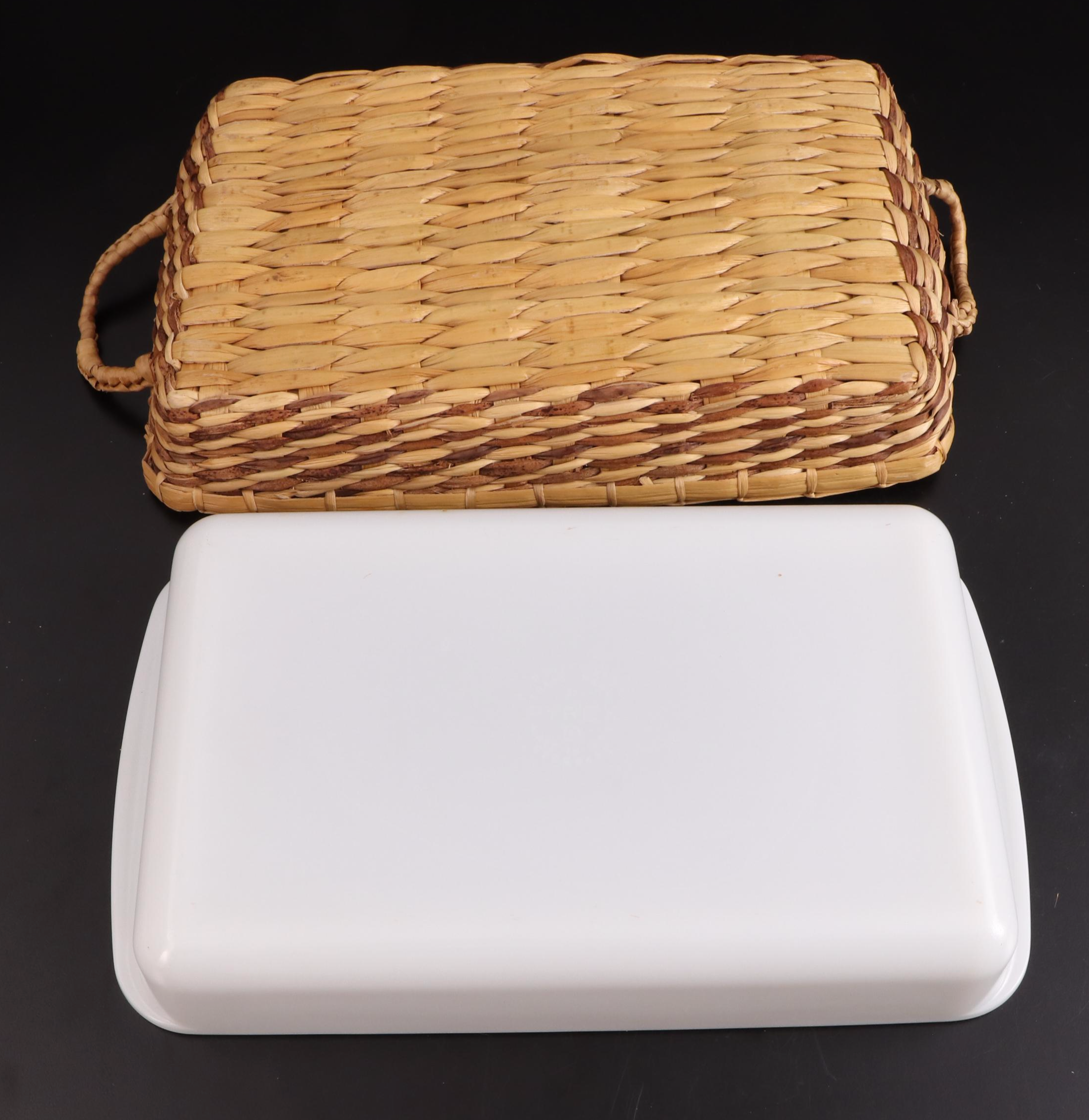 Pyrex Casseroles and Cradles with Refrigerator Set Covered Dishes